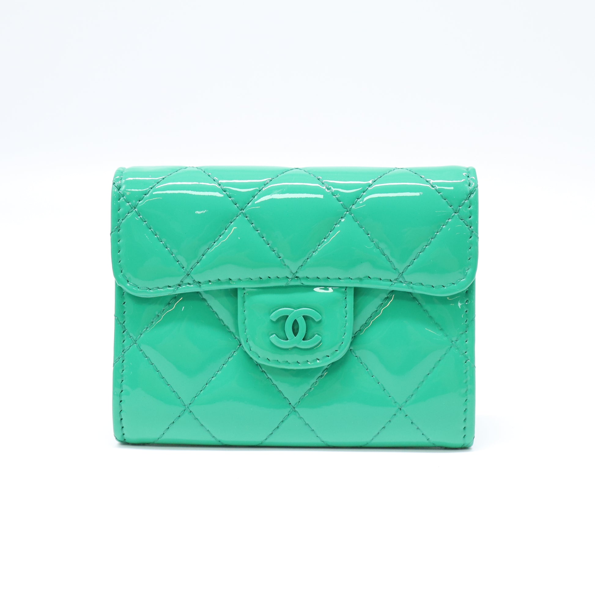 Classic Flap Quilted Patent Leather Card Case W21848