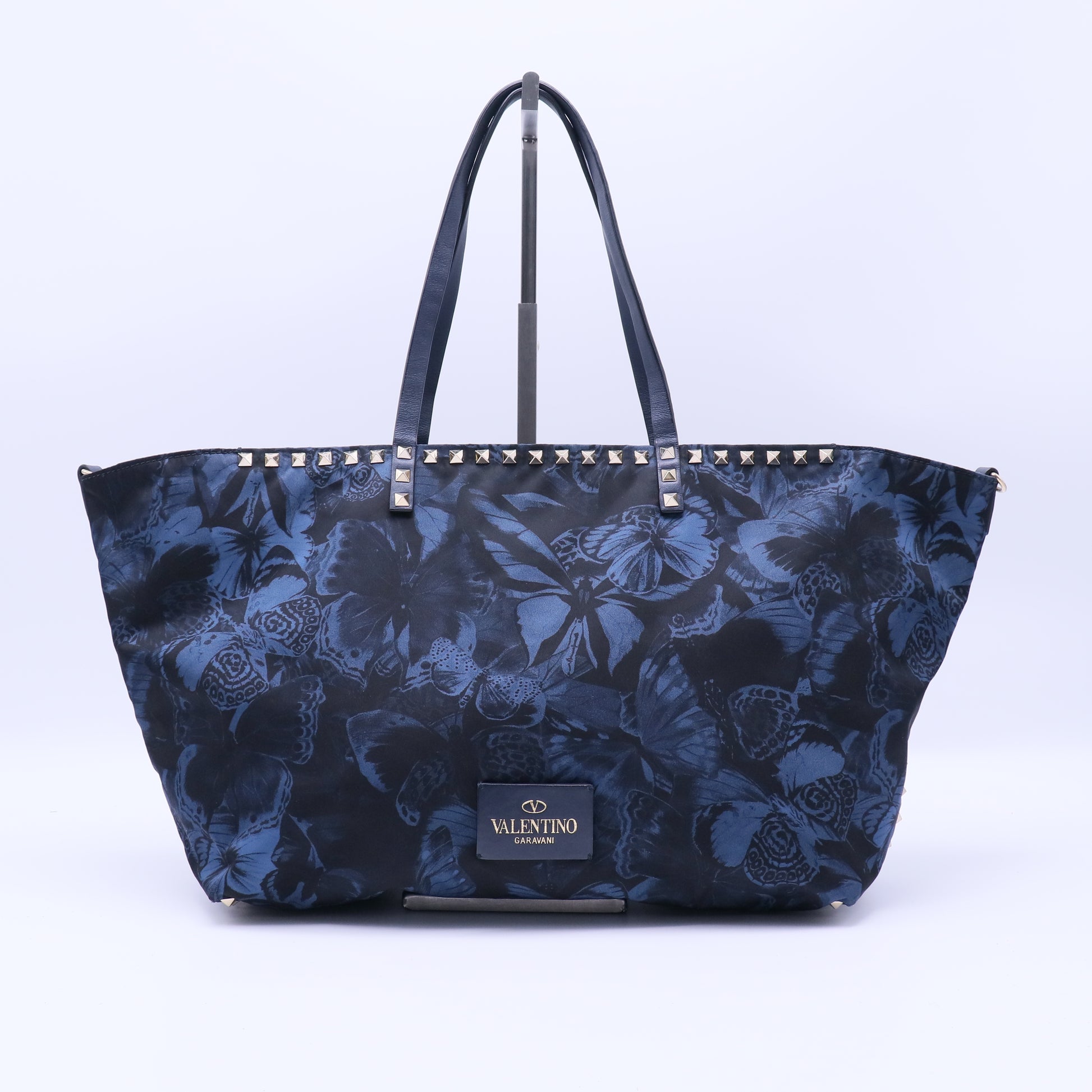 Garavani Atelier Large Rockstud Nylon Tote Bag B22178