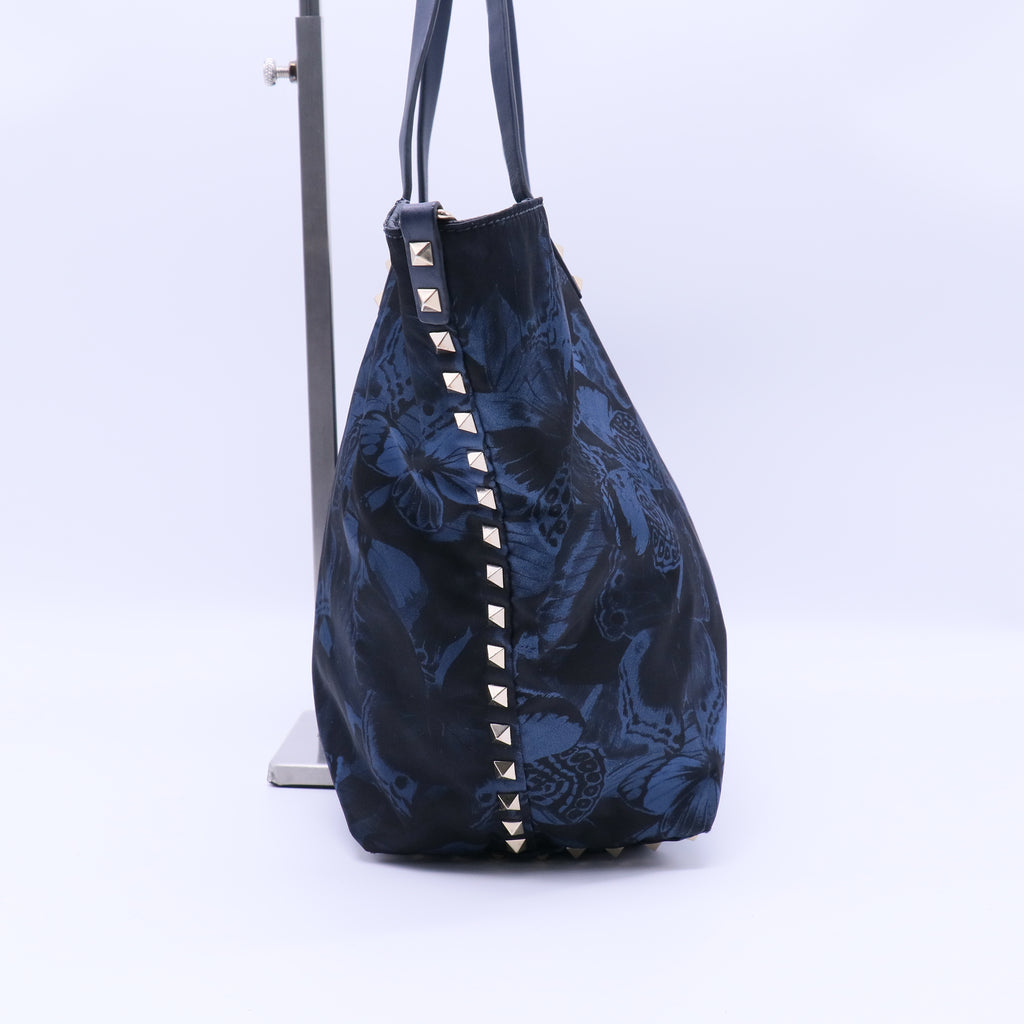 Garavani Atelier Large Rockstud Nylon Tote Bag B22178
