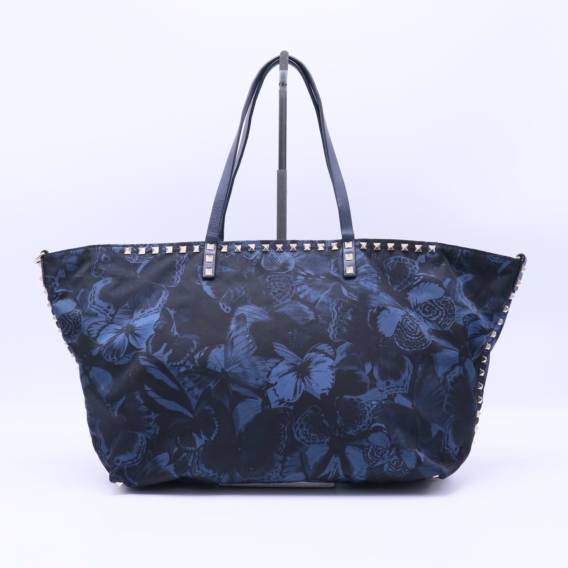 Garavani Atelier Large Rockstud Nylon Tote Bag B22178
