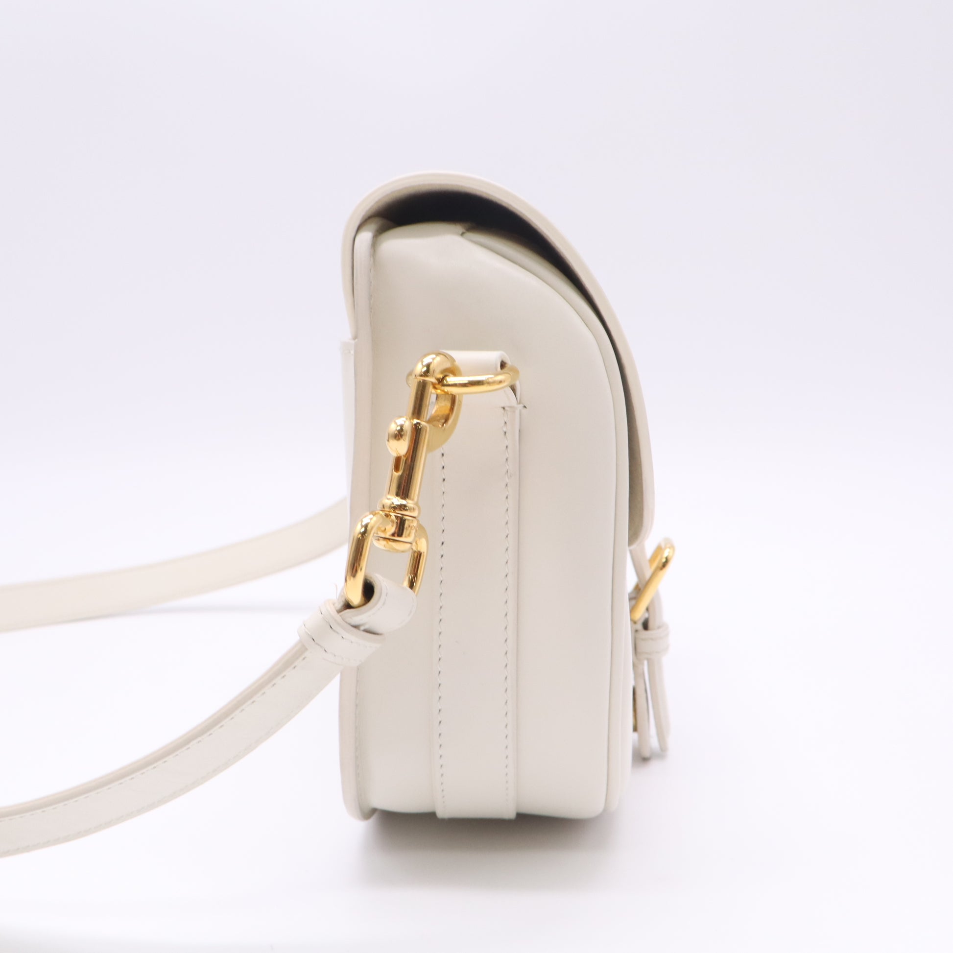 Box Calfskin Medium Bobby Flap Latte B23352