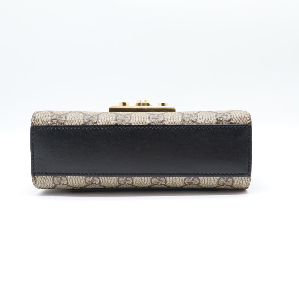 Gucci Shoulder Bag B21622