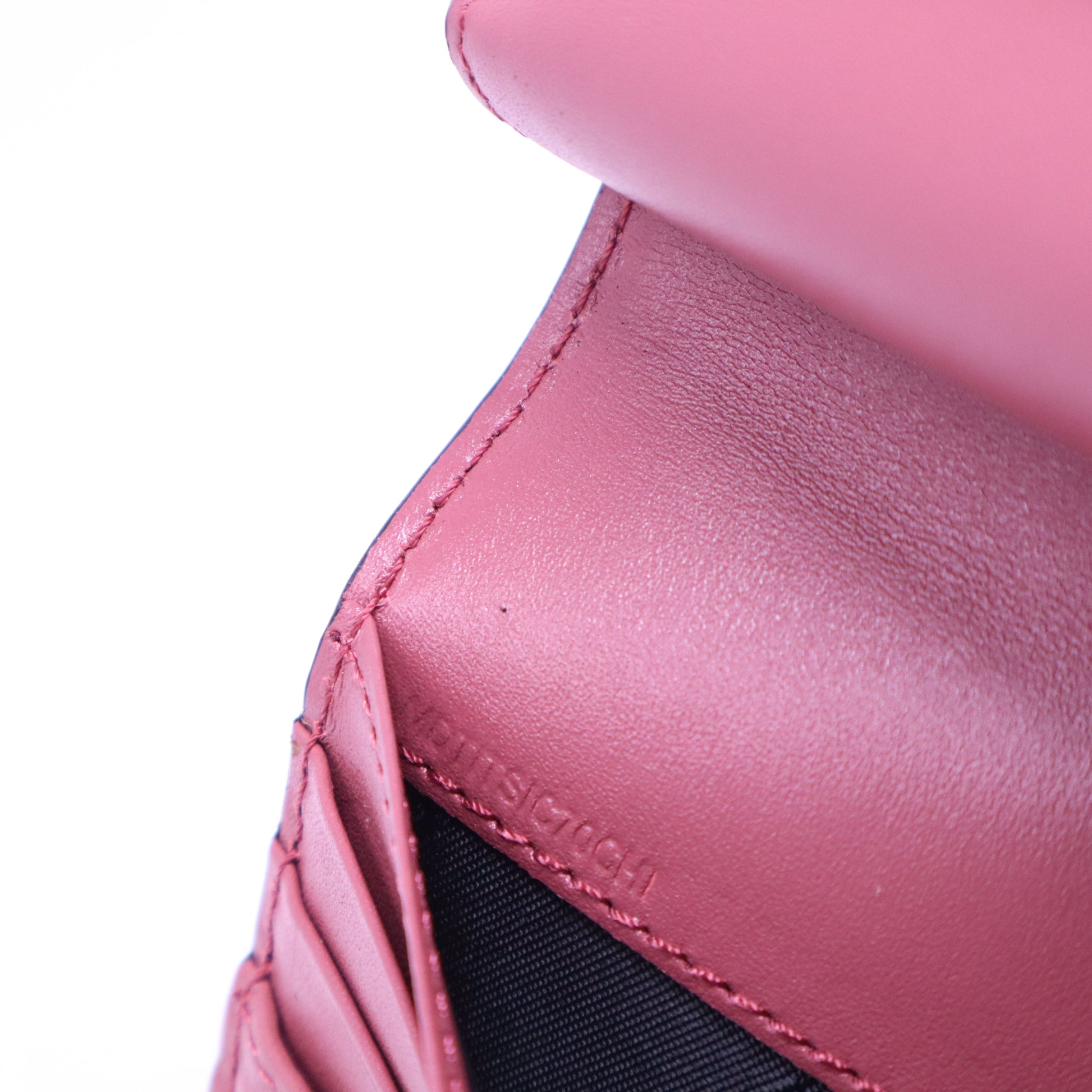 Leather wallet in pink W20786
