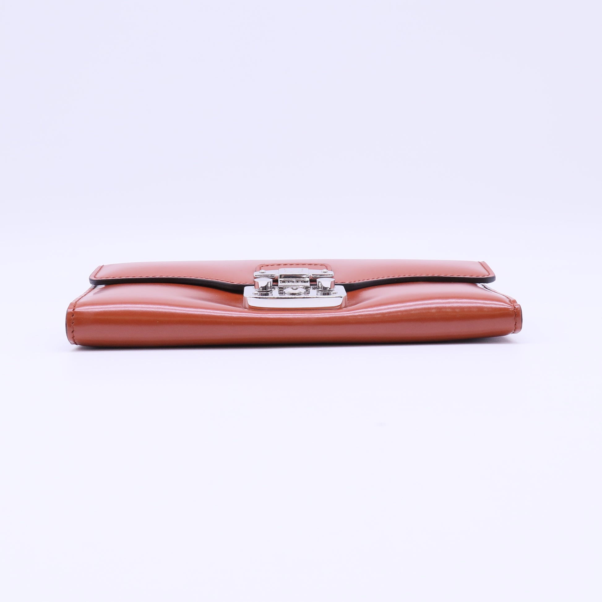 Gucci Regent Calfskin Lady Lock Flap Wallet W22019