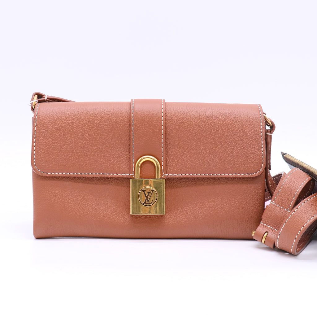 Vernis Patent LeatherWallet on Chain twins  LDJ5665