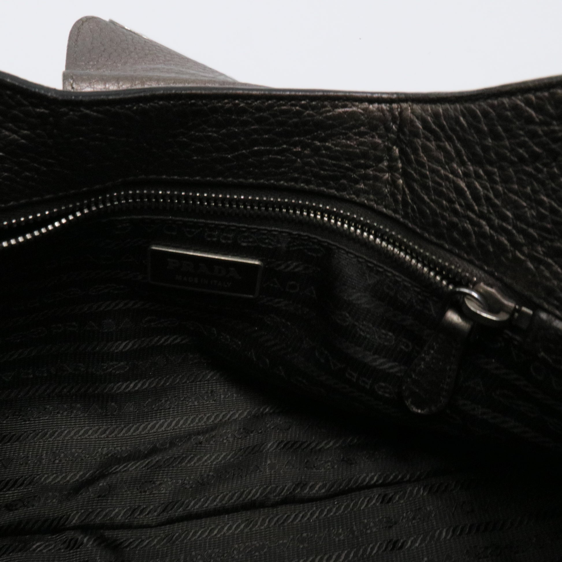 Vitello Daino Sound Lock Shoulder Bag