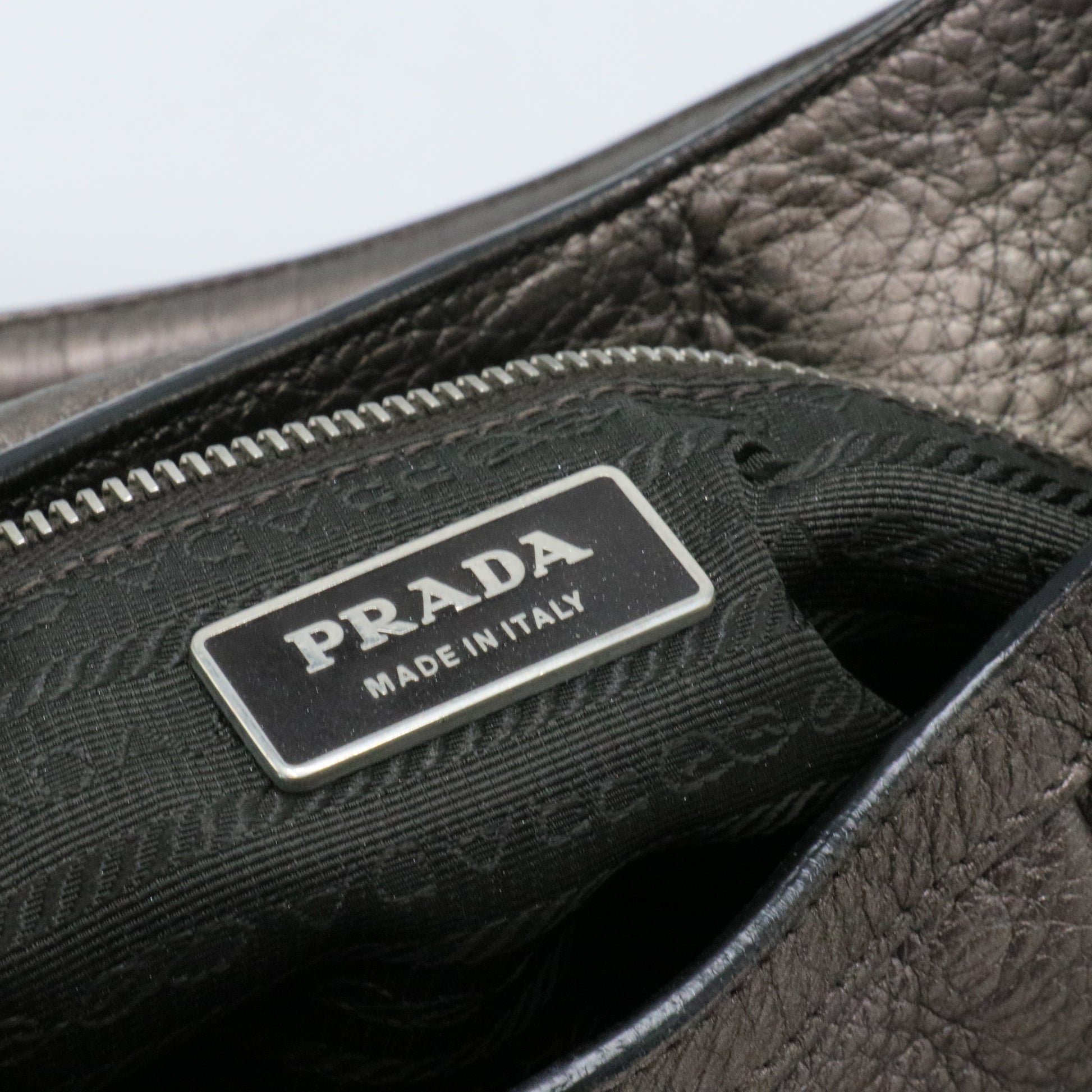 Vitello Daino Sound Lock Shoulder Bag