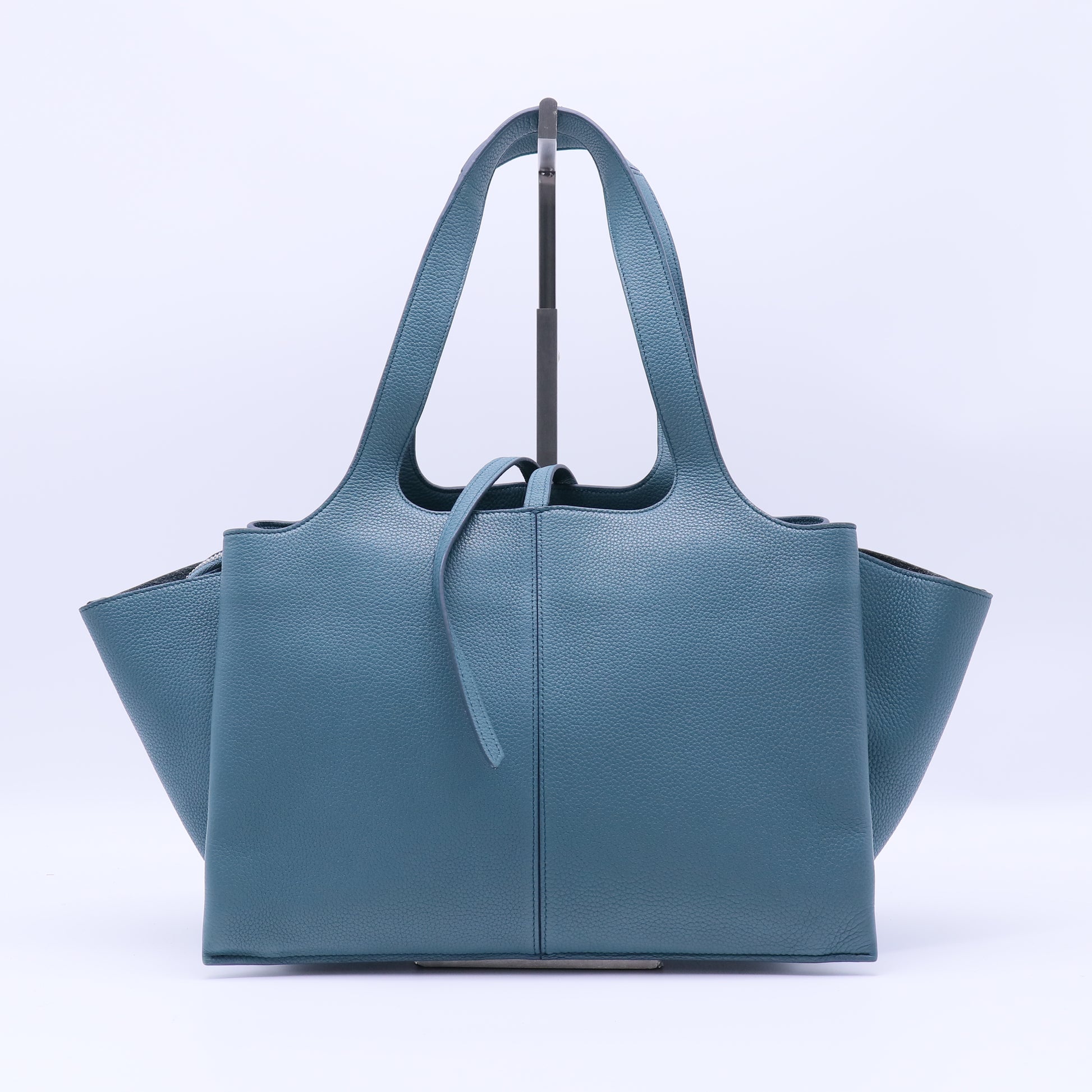 Leather Medium Trifold B22300