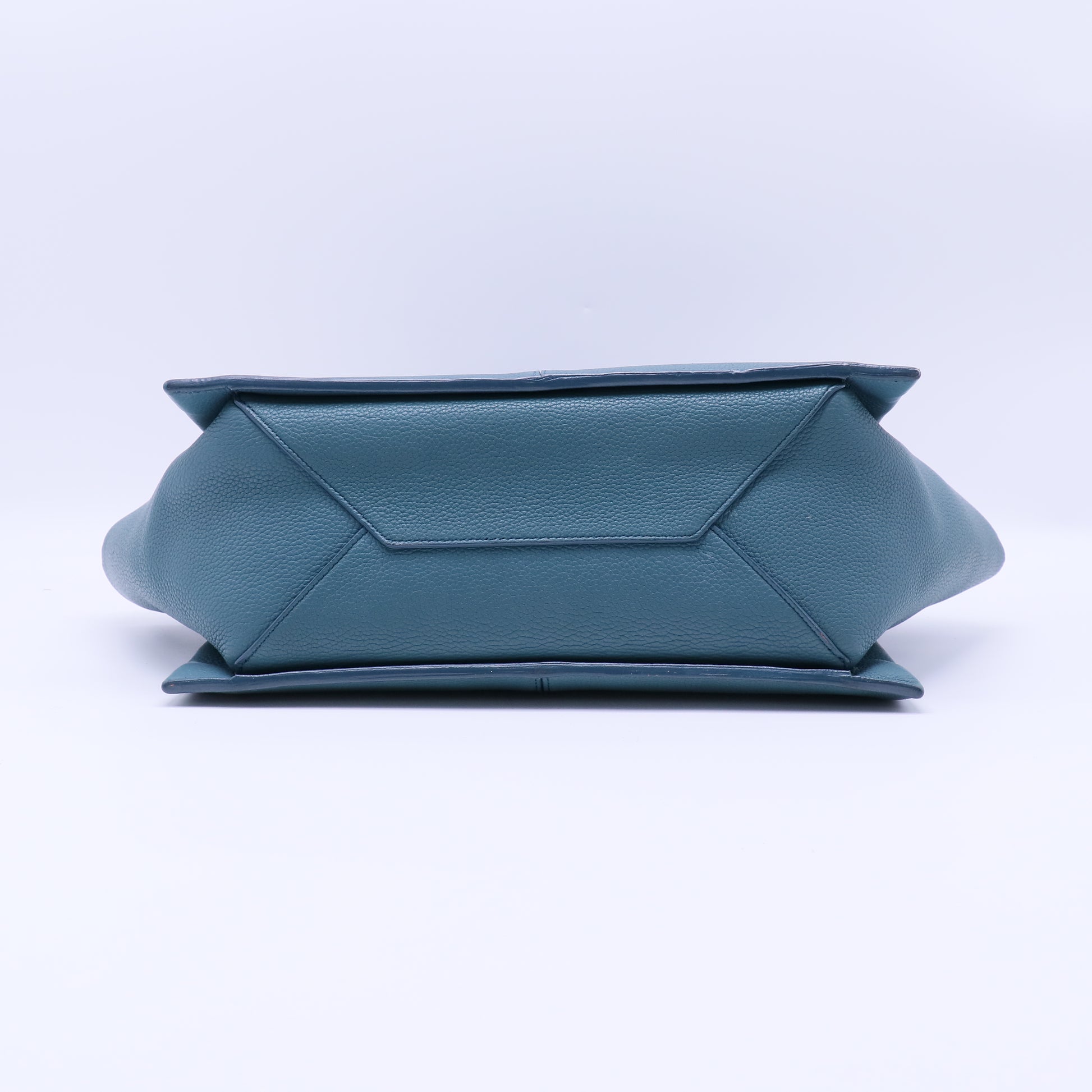 Leather Medium Trifold B22300
