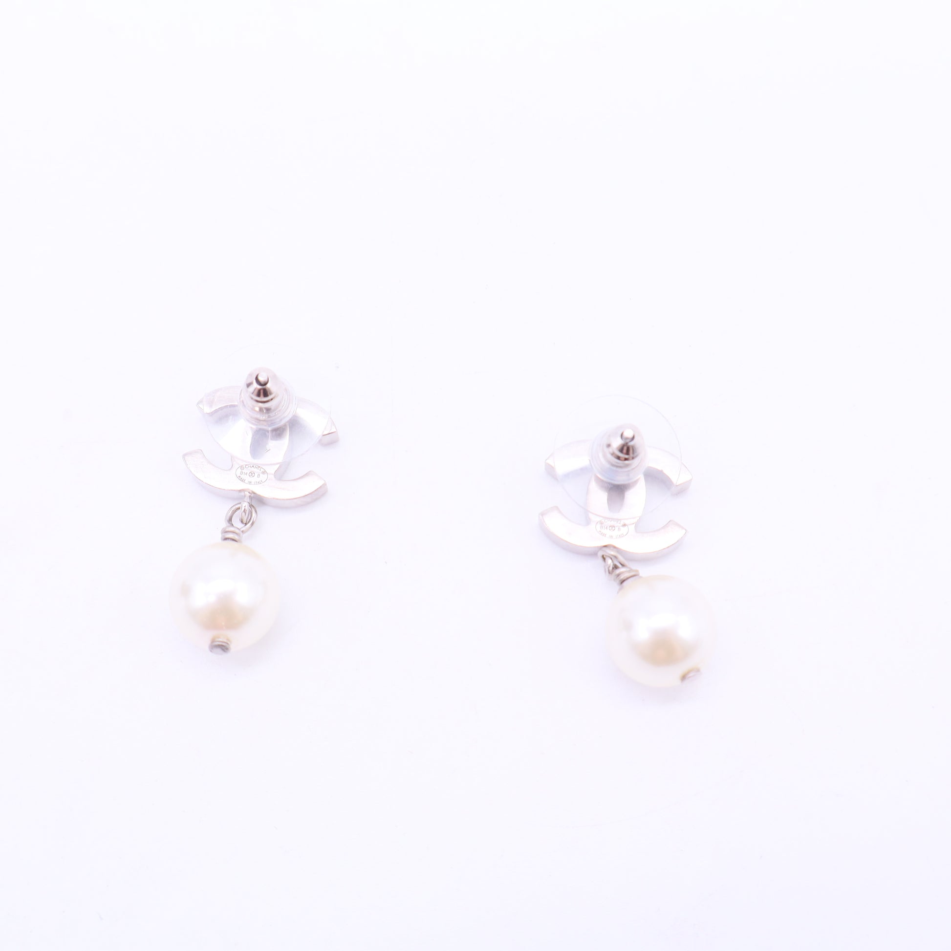 White CC Pearl Drop Small Earrings Twins W20389