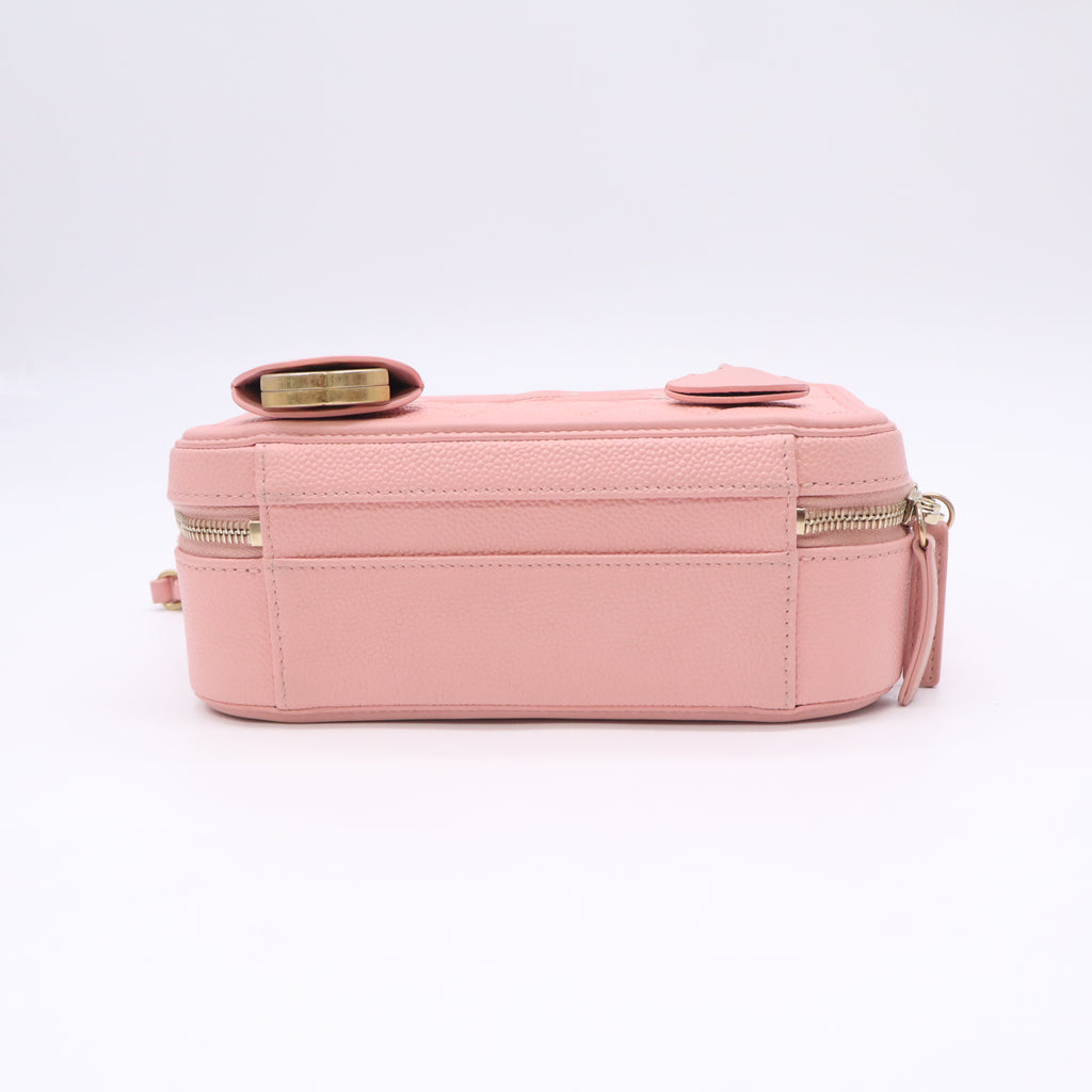 Caviar Quilted Medium CC Filigree Vanity Case Rose Pink B24104