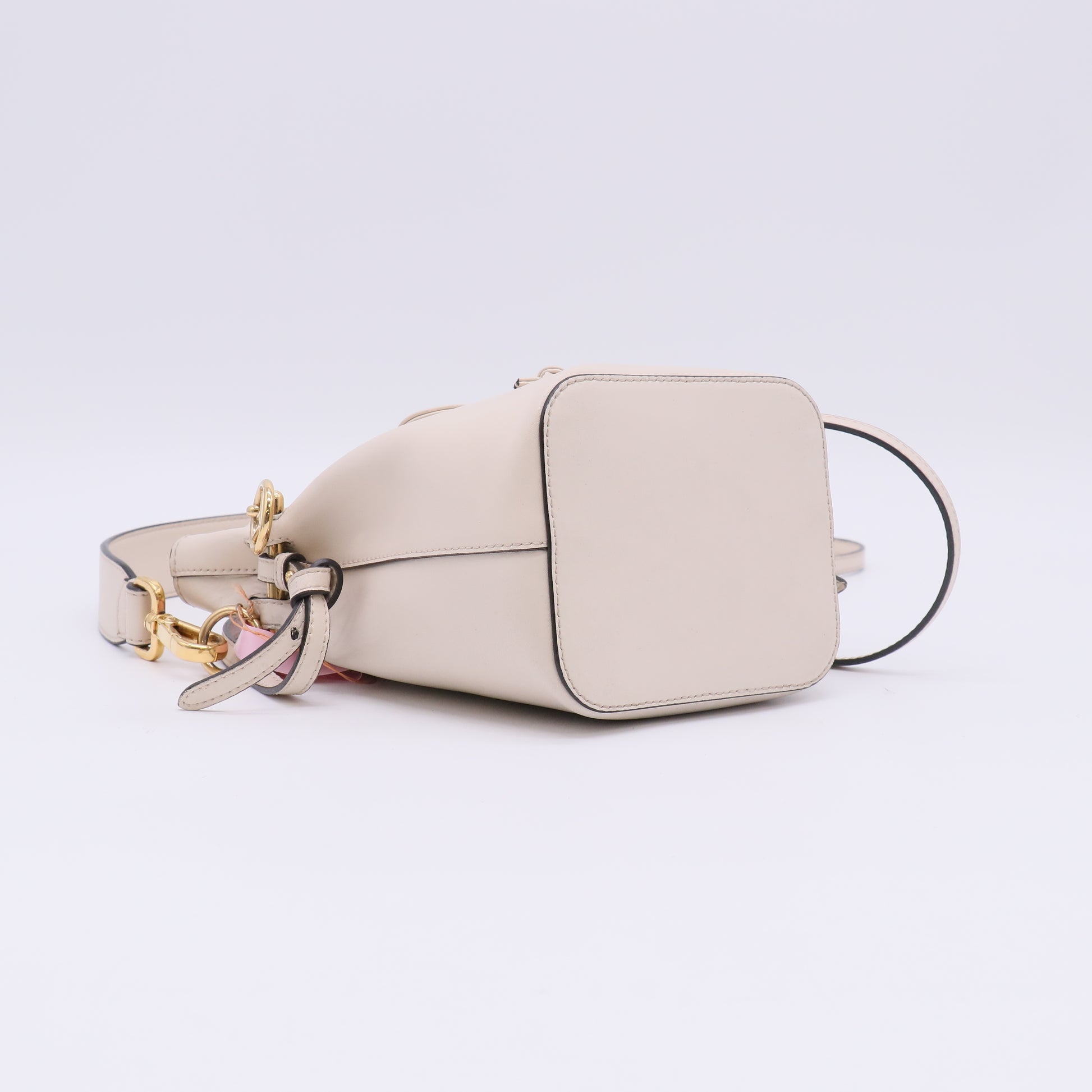 Fendi Vitello Cruise F is Fendi Mini Mon Tresor Bucket Bag White Ice twins LDJ5047