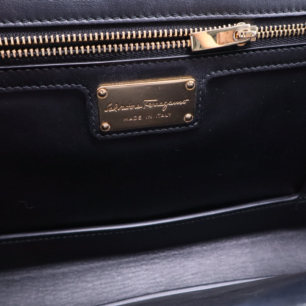 Embossed Leather Shoulder Bag  B20266