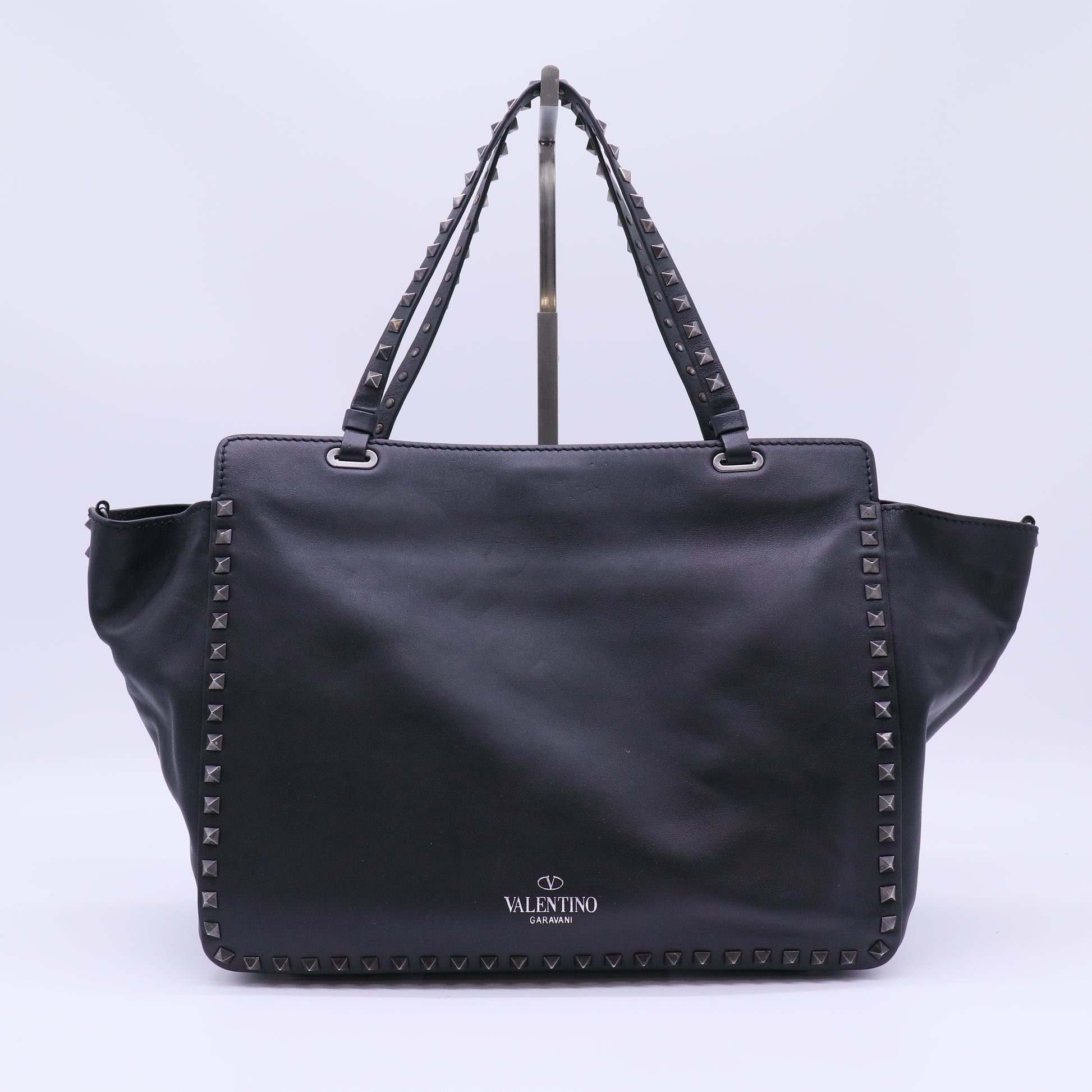 Valentino Garavani All Over Rockstud Trapeze Tote Bag B21756