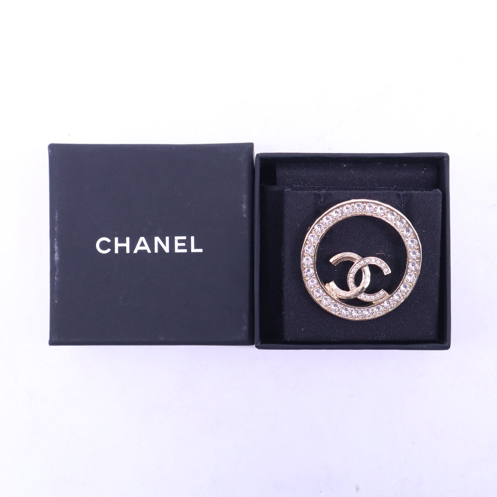 Crystal Round CC Brooch Gold W20929