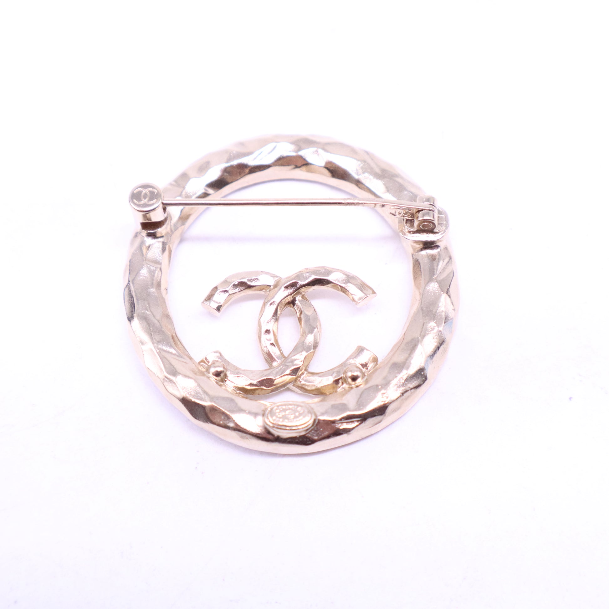 Crystal Round CC Brooch Gold W20929