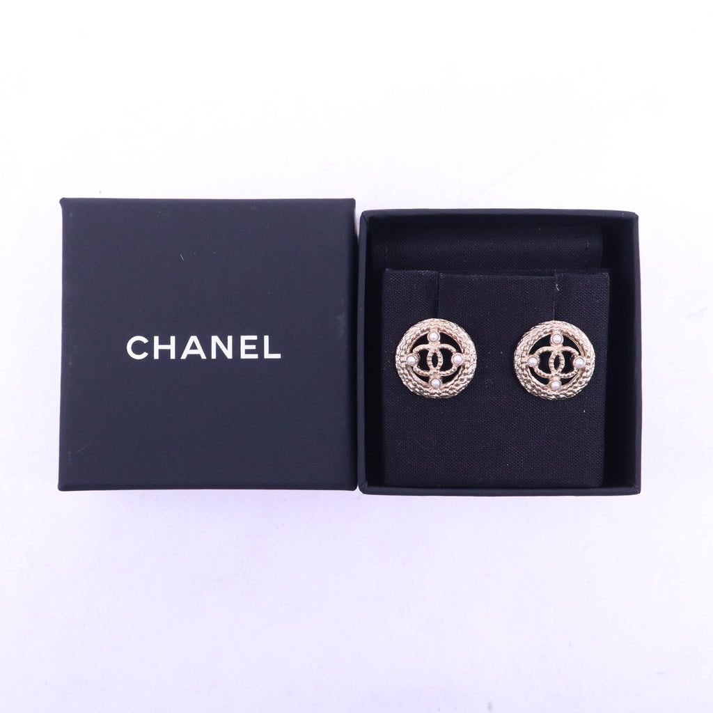 Chanel logo earrings W20928