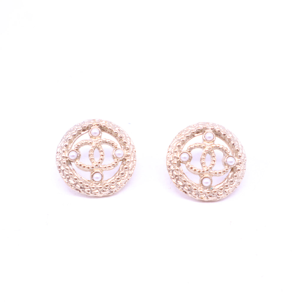 Chanel logo earrings W20928
