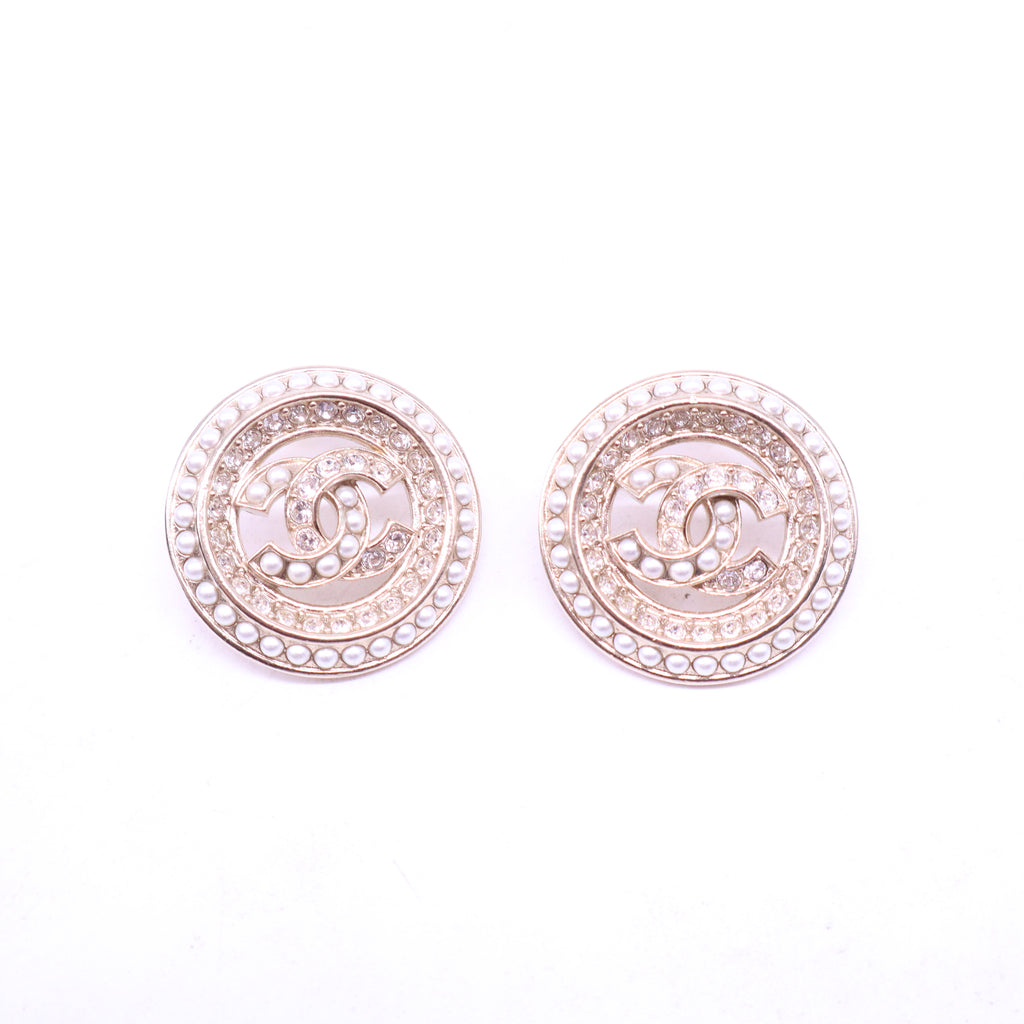 Chanel Round Stud Earrings W20819