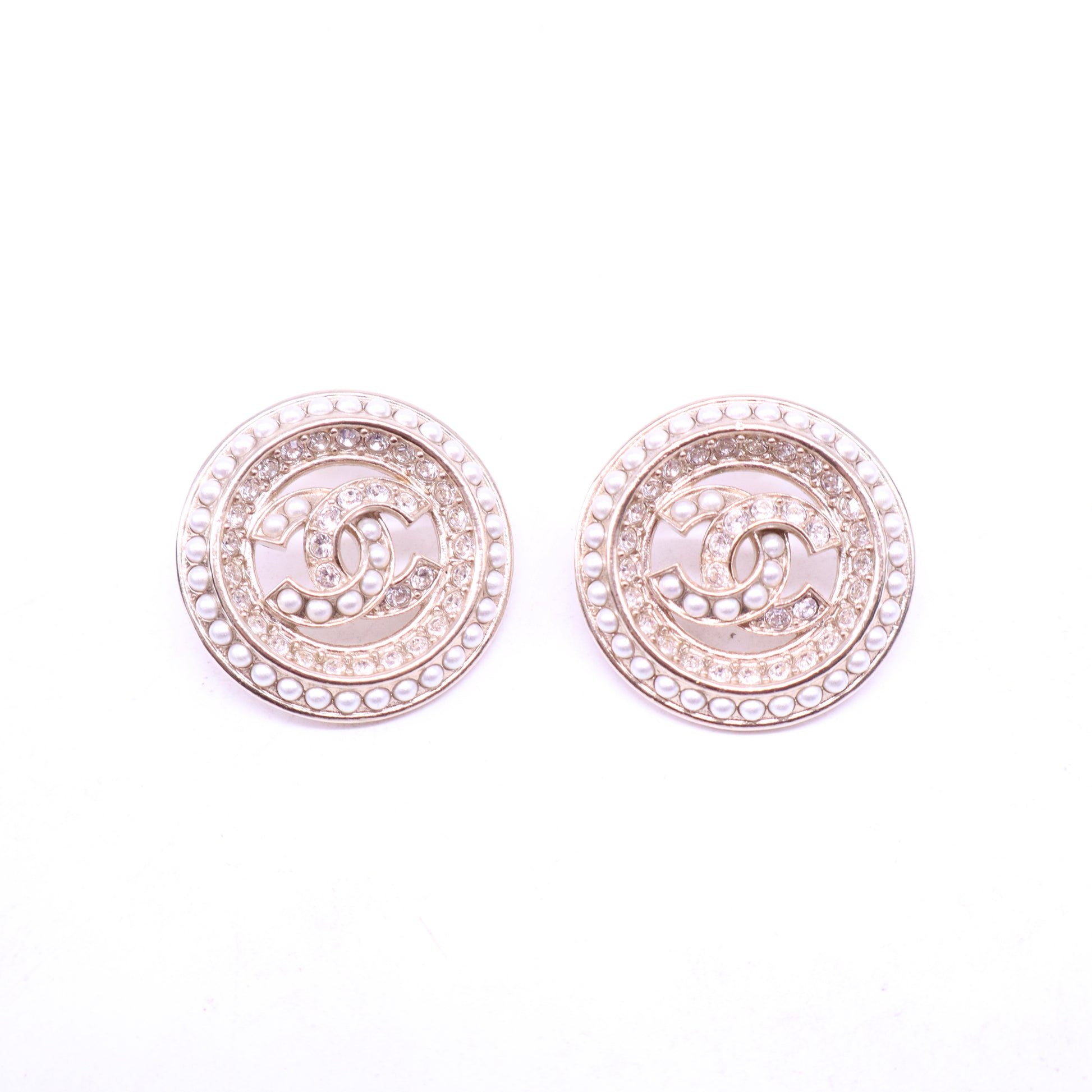 Chanel Round Stud Earrings W20819