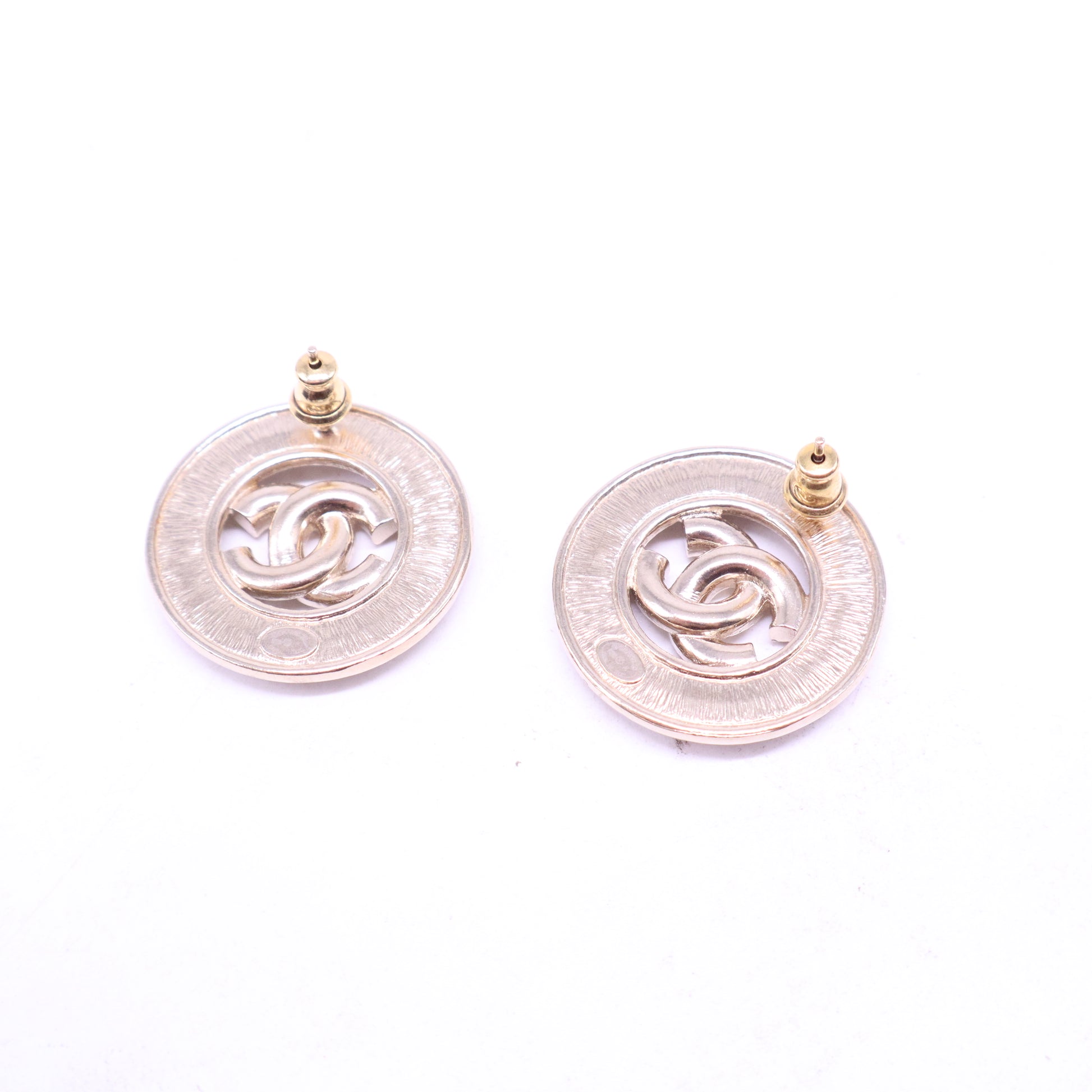 Chanel Round Stud Earrings W20819