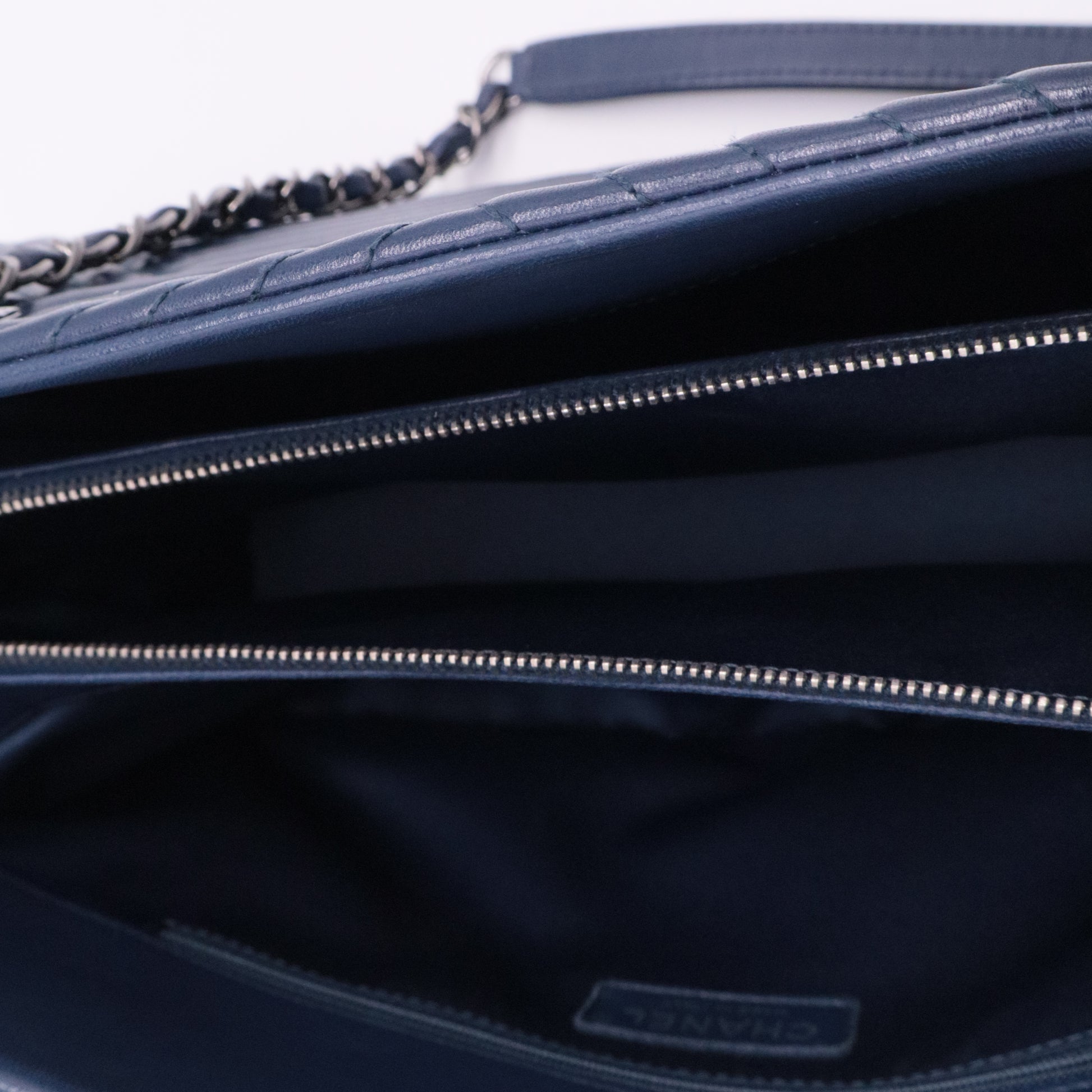 CC Crossing Tote Chevron Lambskin Large