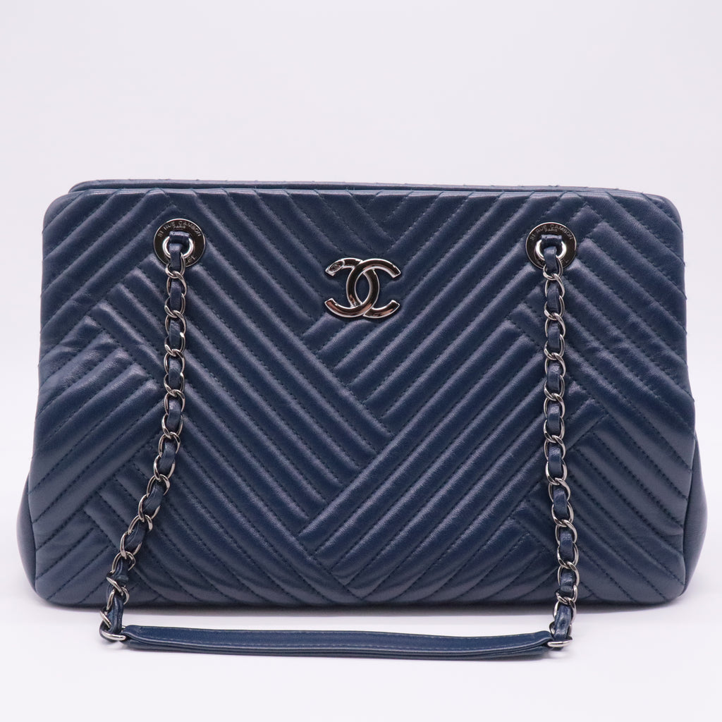 CC Crossing Tote Chevron Lambskin Large