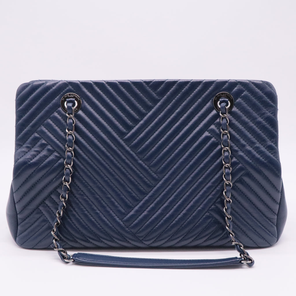 CC Crossing Tote Chevron Lambskin Large