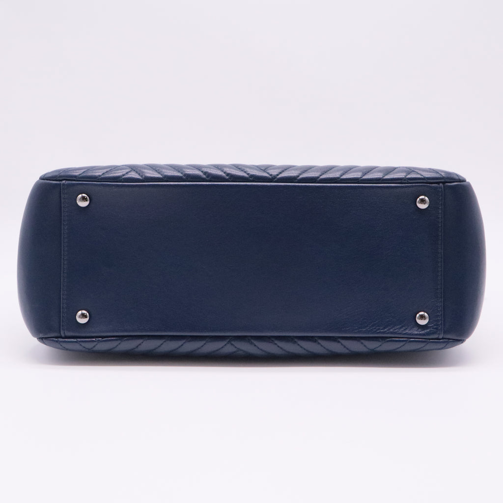 CC Crossing Tote Chevron Lambskin Large