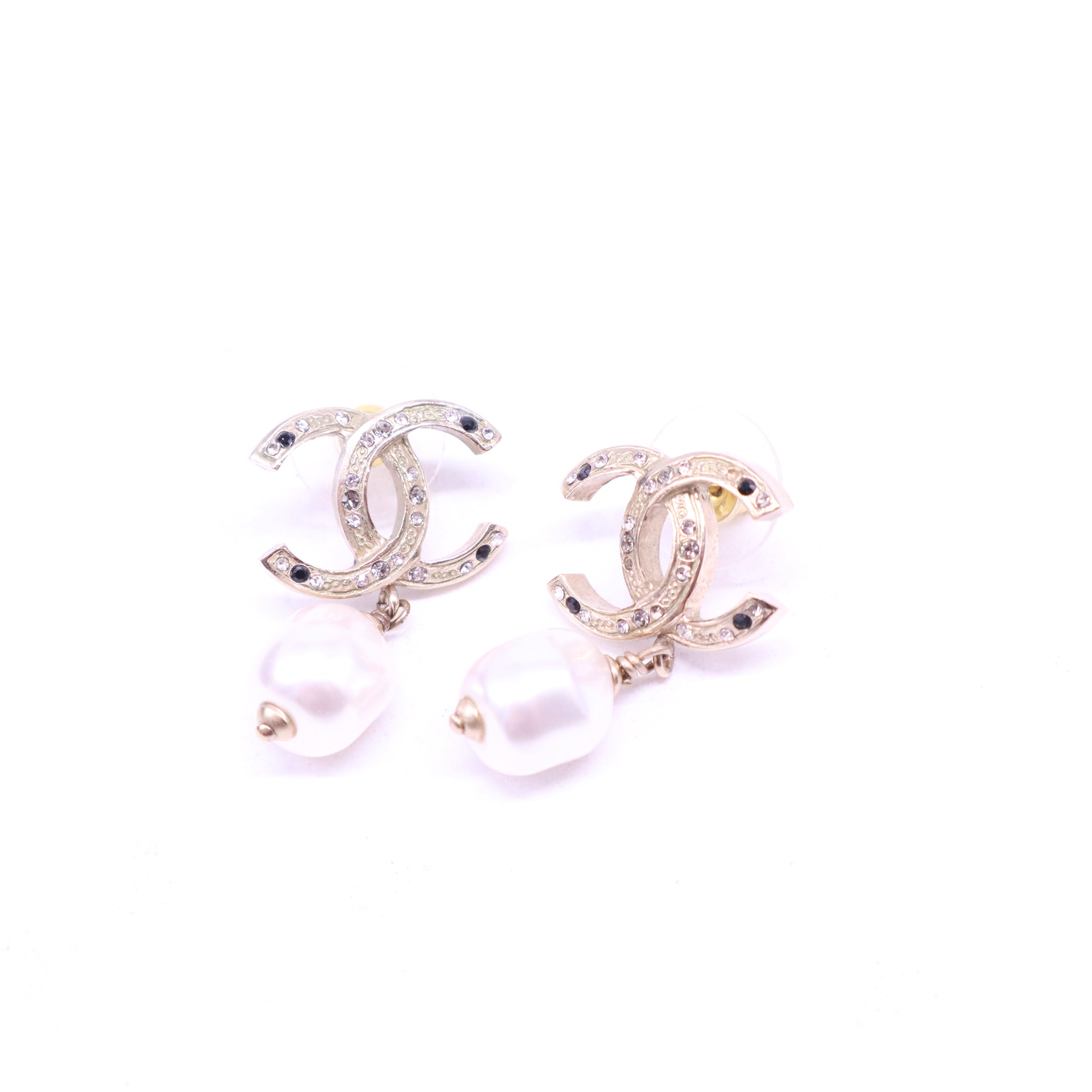 CC Perlenohrringe aus Goldmetall Golden W20620