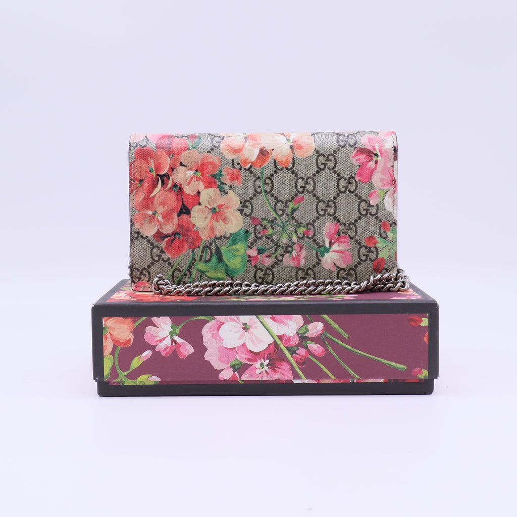 Gucci GG Supreme Blooms Chain Wallet B22671