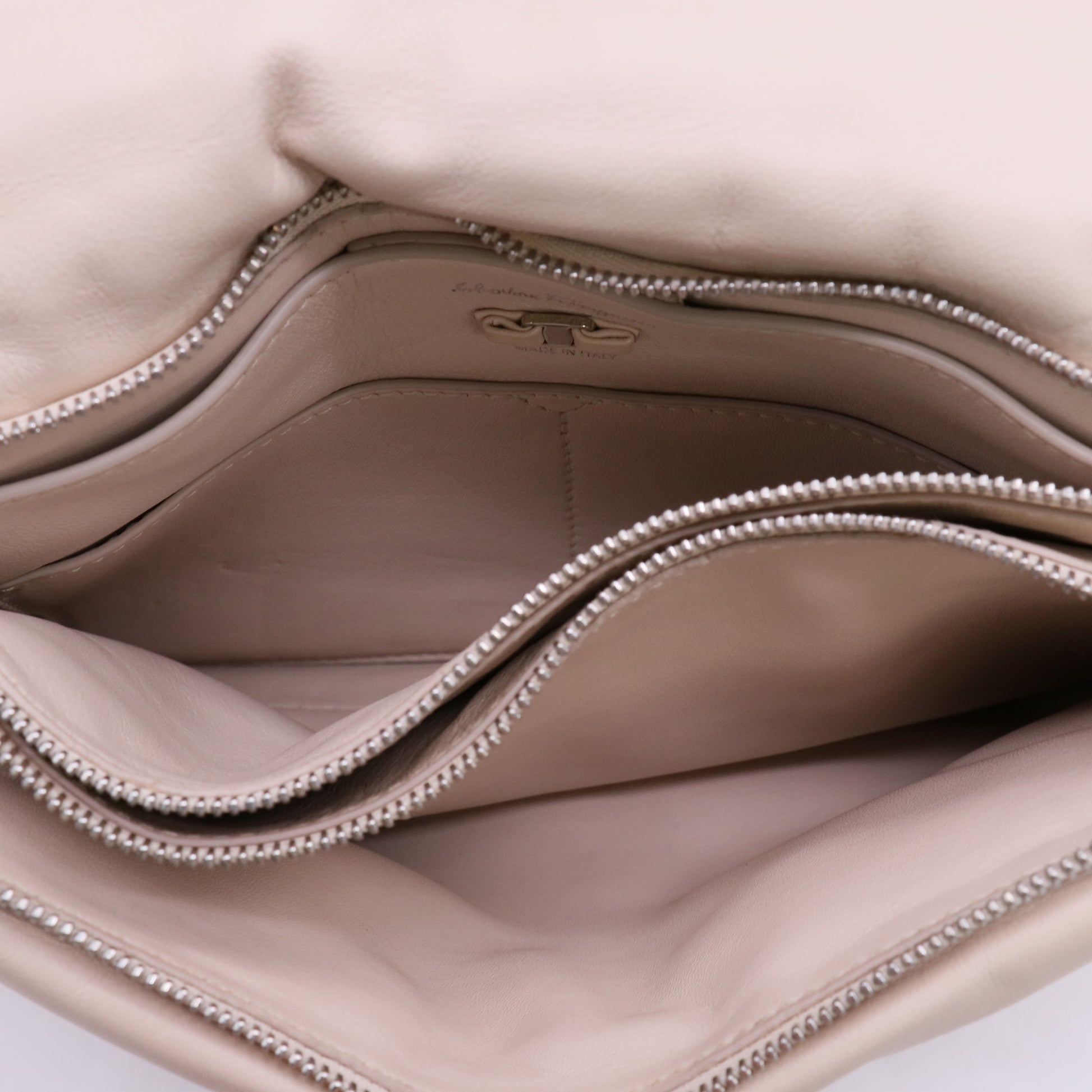 Salvatore Ferragamo Viva Bow Medium Padded Leather Shoulder Bag Twins LDJ5657