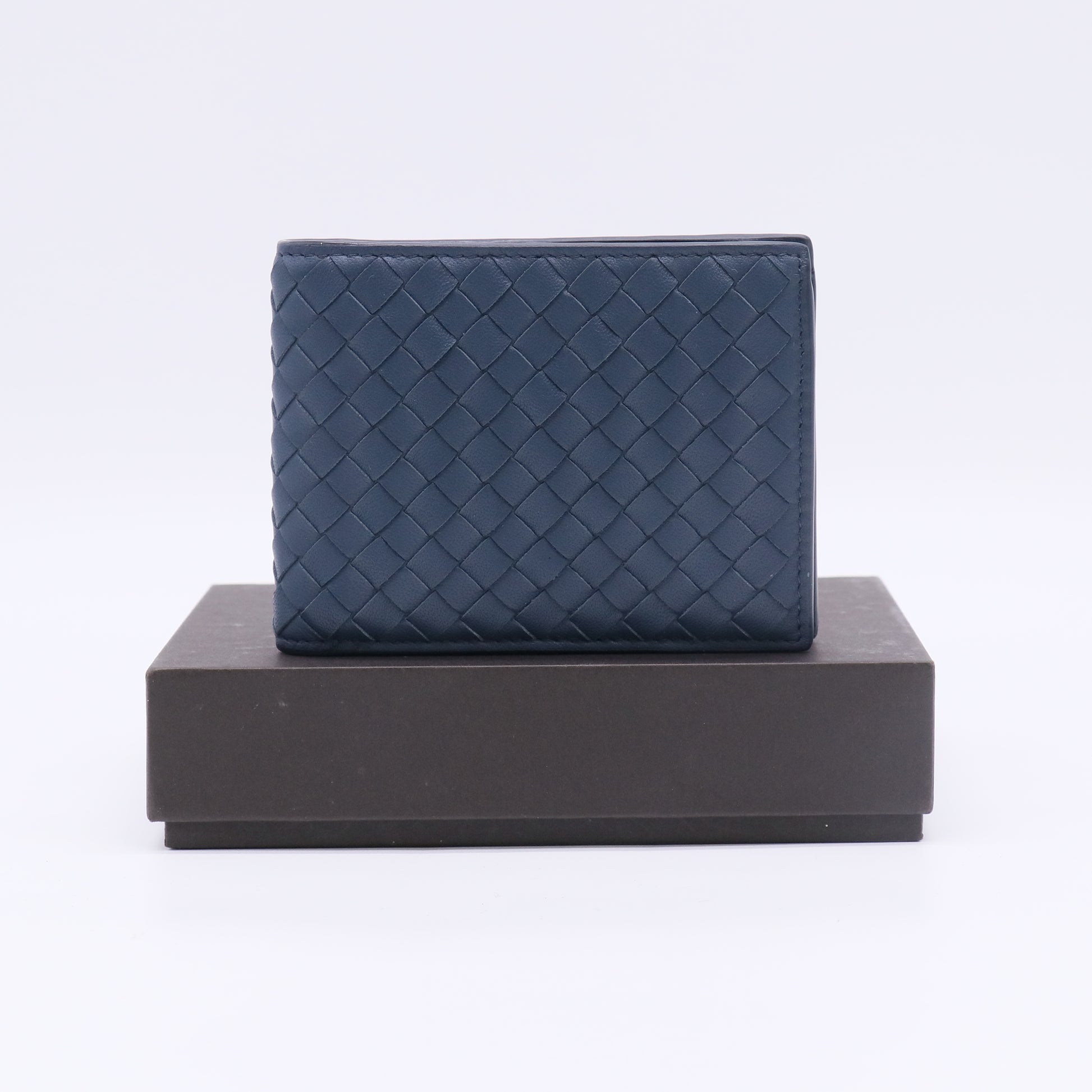 Intrecciato Weave Leather Bifold Wallet W22606