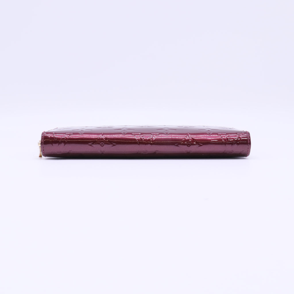 Louis Vuitton Monogram Vernis Zippy Wallet W22050