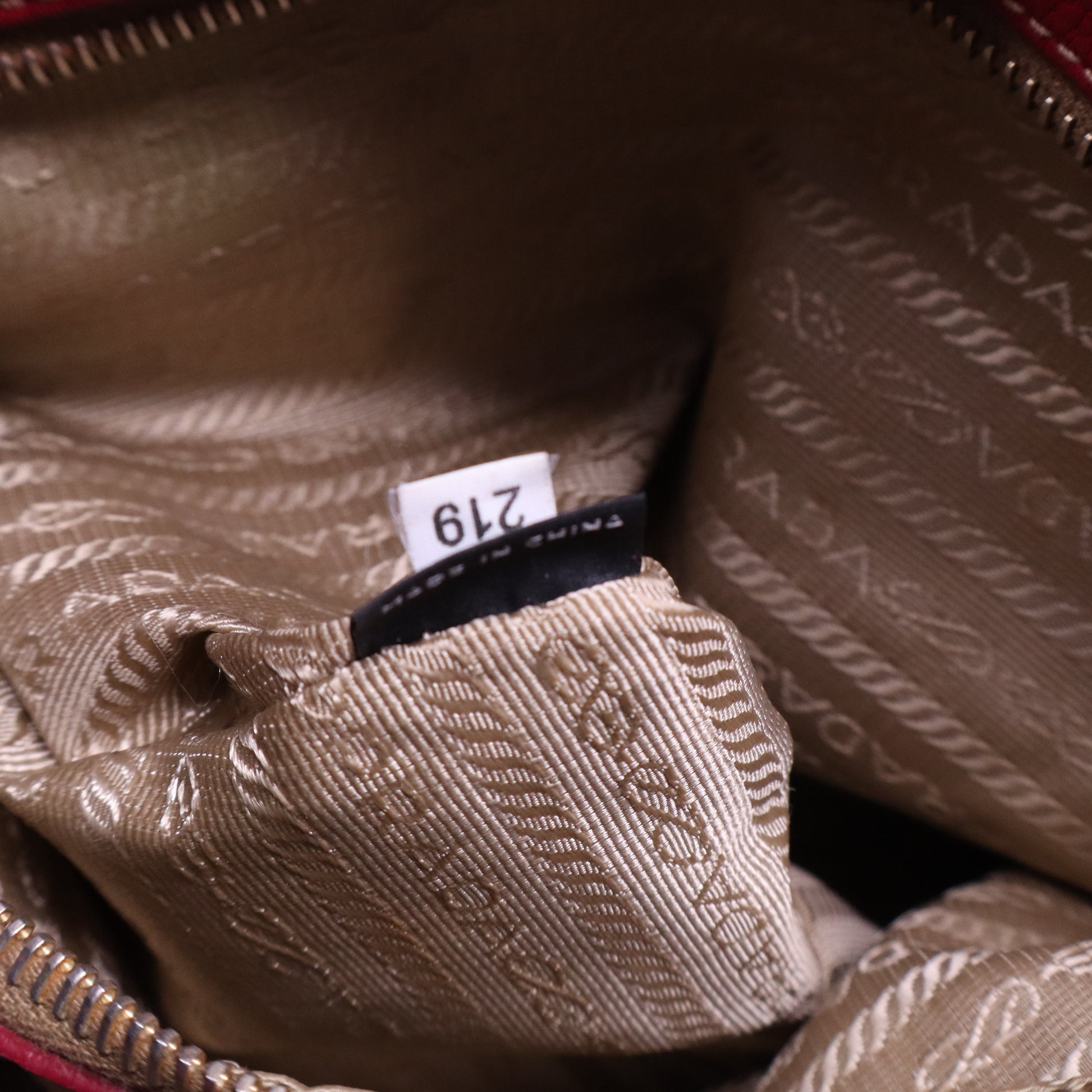 Vitello Daino Leather Tote B20934