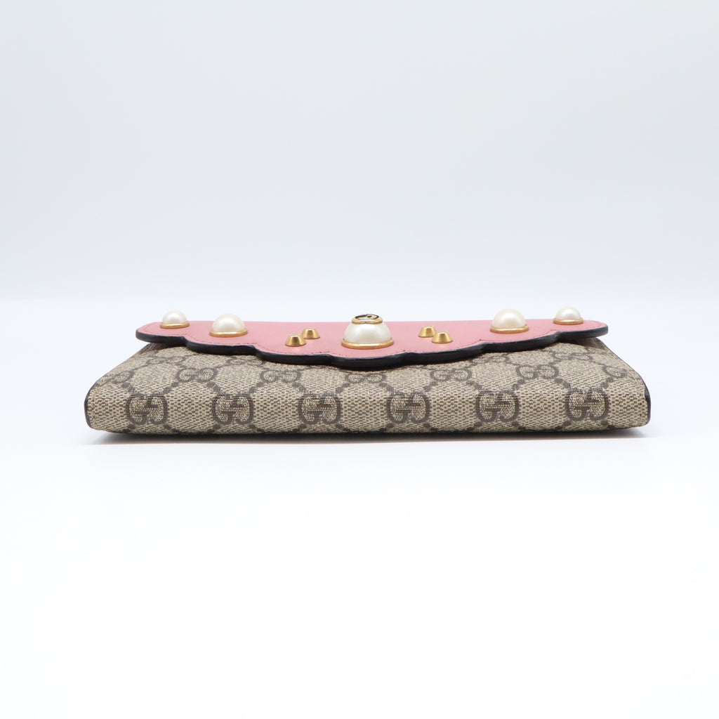 Gucci GG Supreme Pearl Scalloped Continental Wallet W21646
