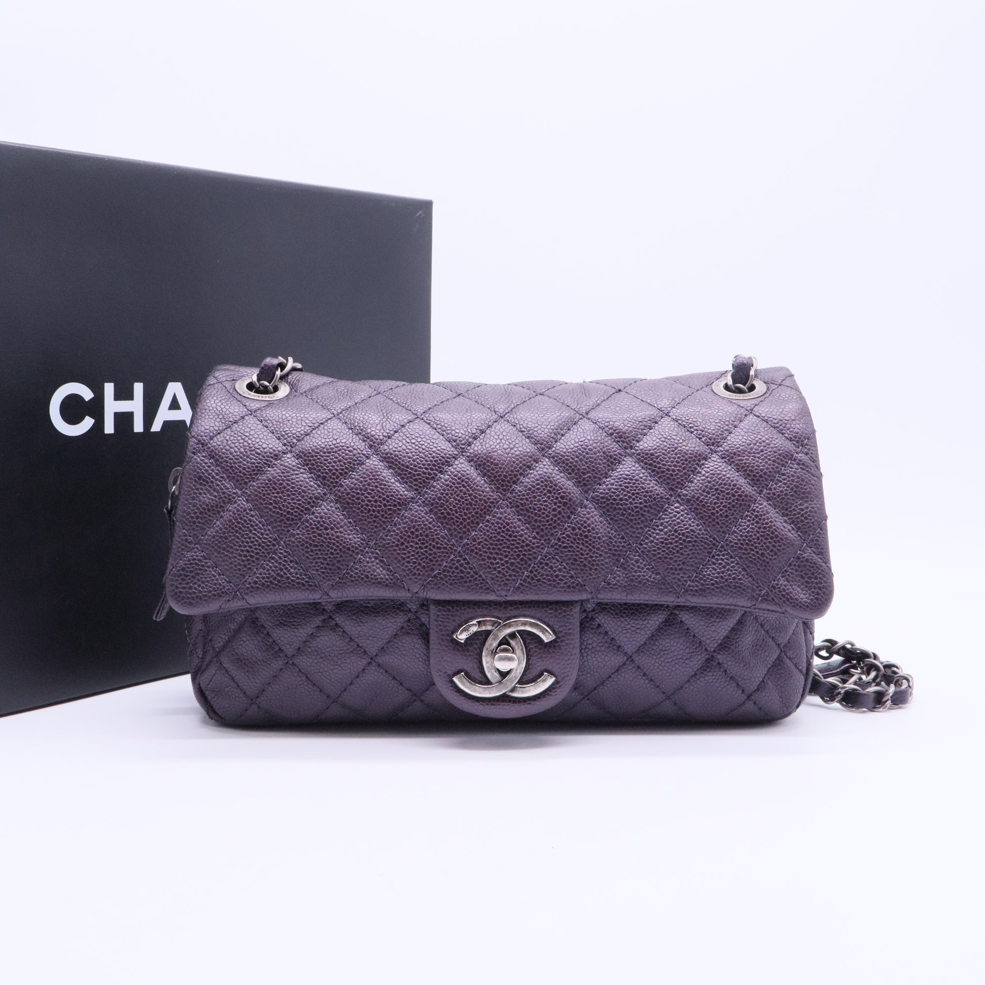 Caviar-textured leather Easy Flap shoulder bag