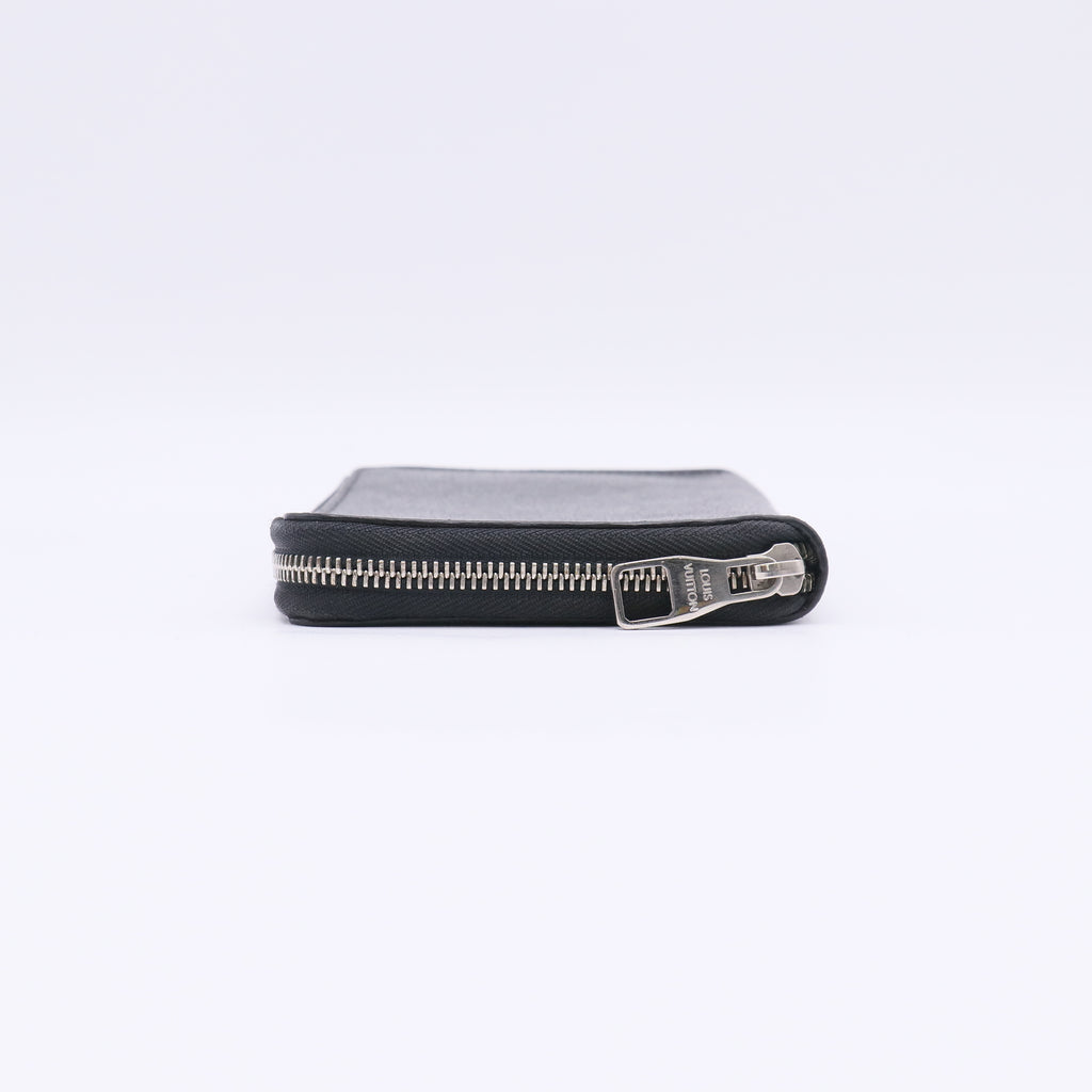 Damier Graphite Canvas Zippy Organizer Wallet W22537