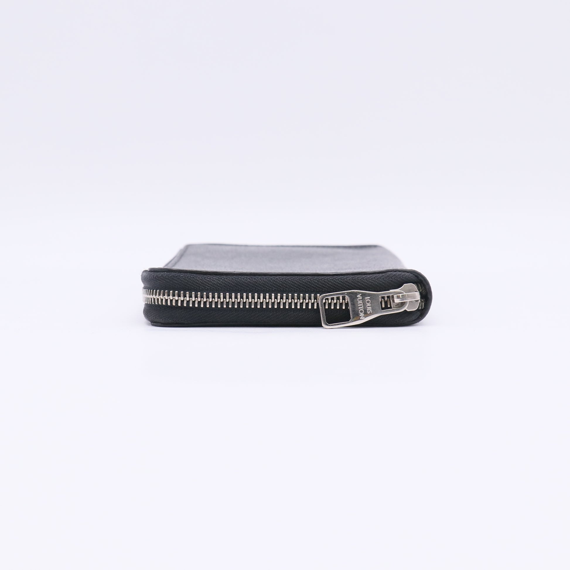 Damier Graphite Canvas Zippy Organizer Wallet W22537