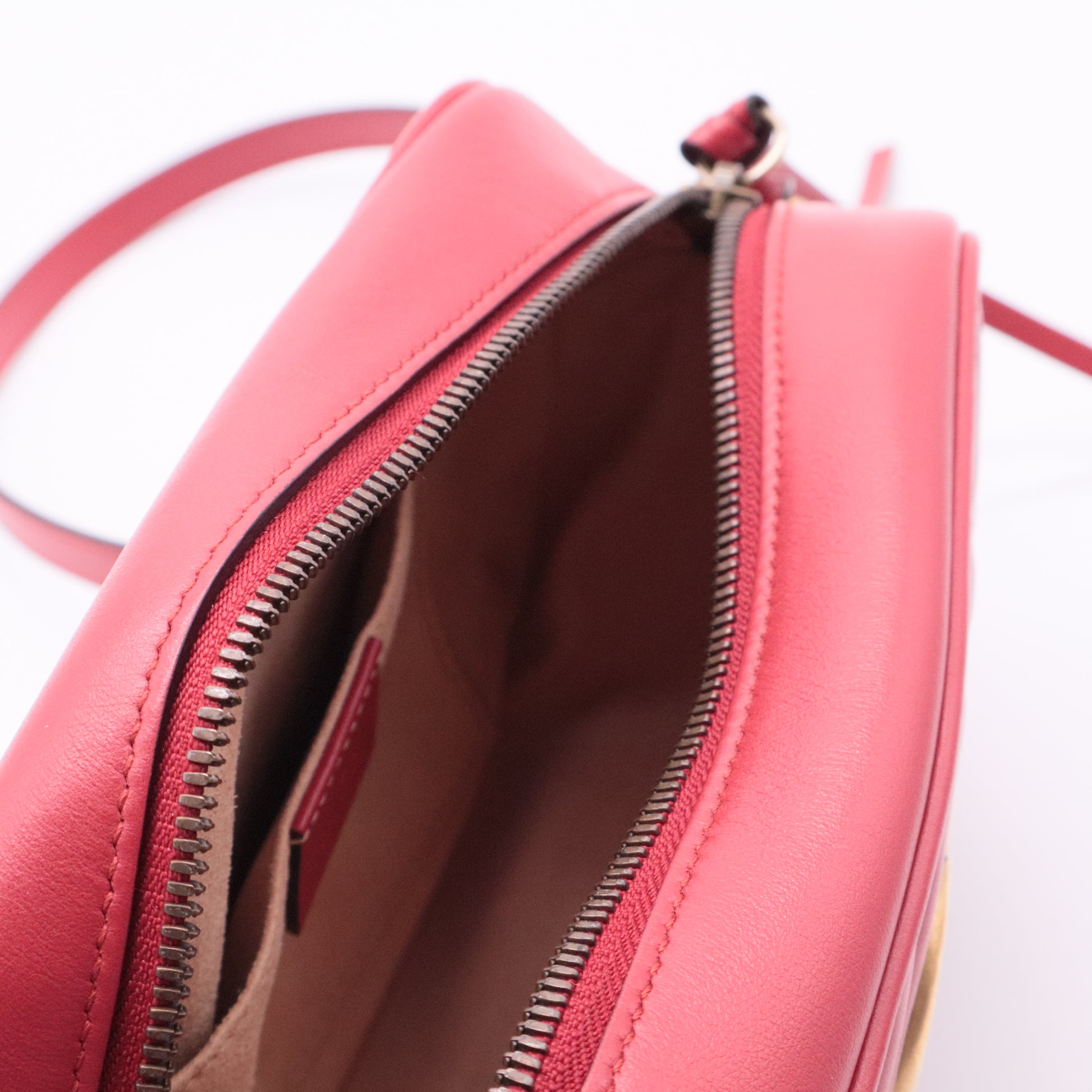 GG Marmont Shoulder Bag Matelasse Leather Small
