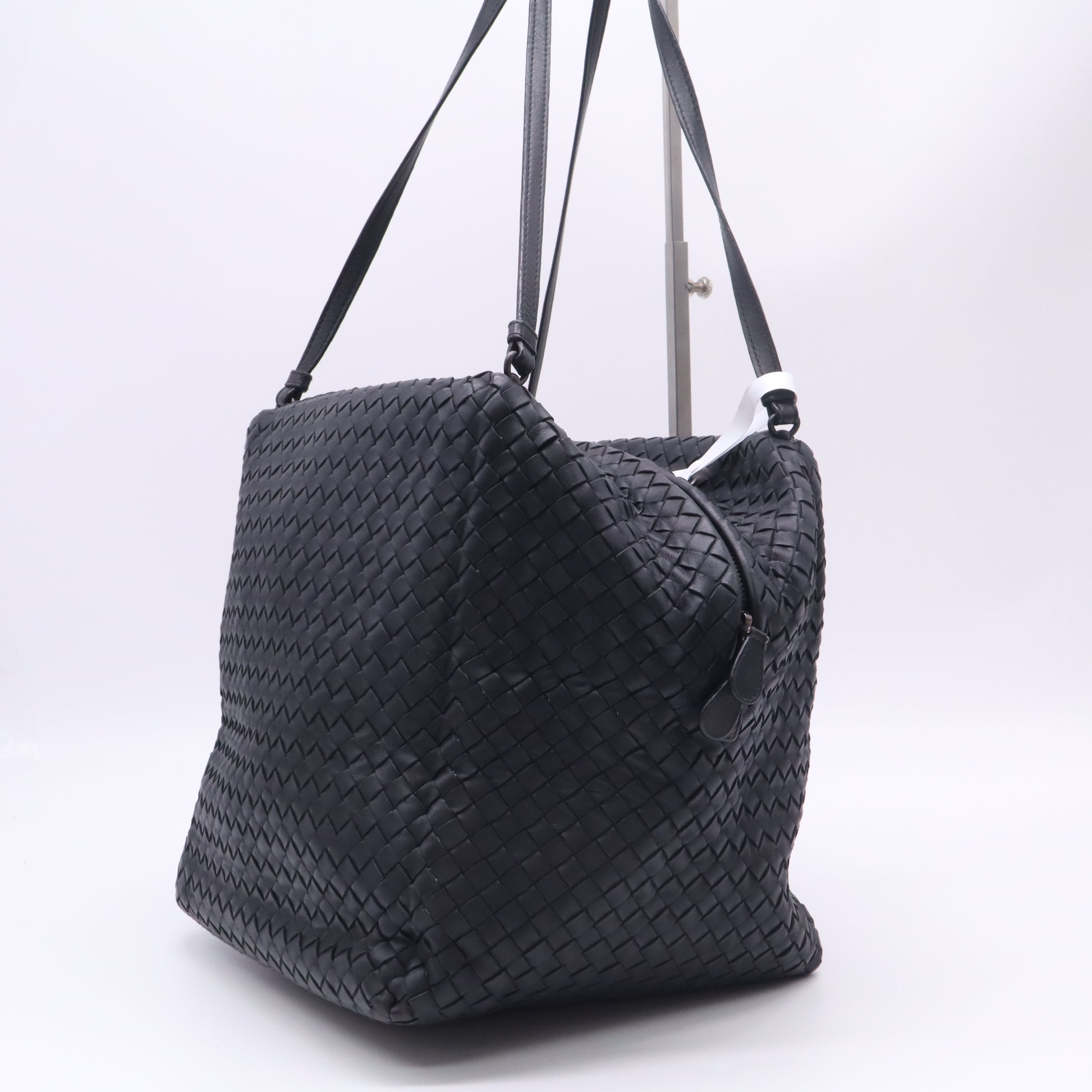 Intrecciato Shoulder Bag B23293