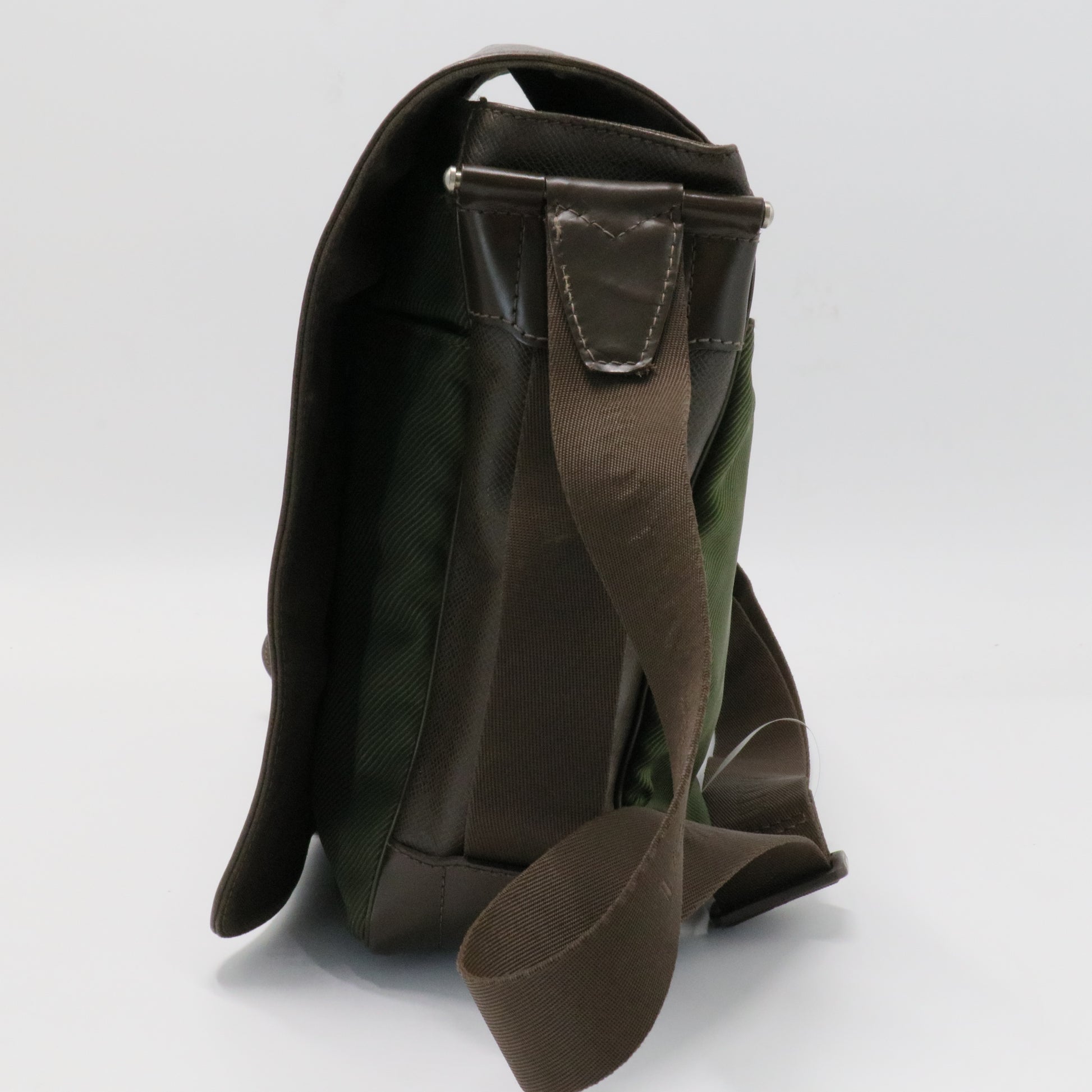 Taiga Leather Viktor Messenger Bag