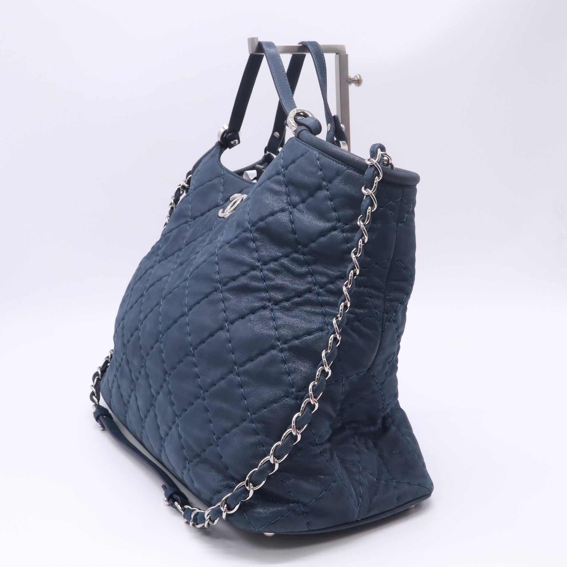 Iridescent Calfskin Quilted Large Sea Hit Tote B23264