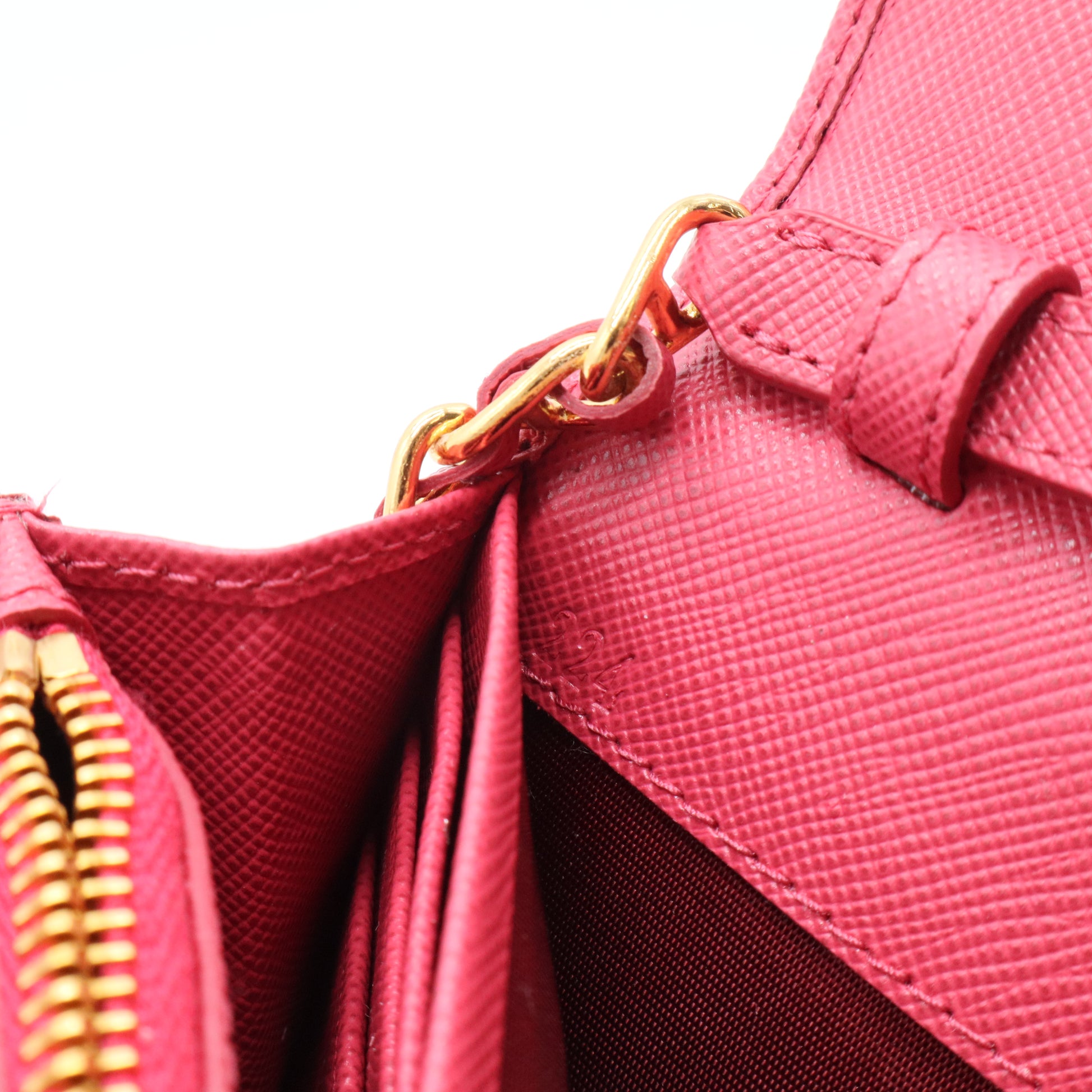 Wallet on Chain Saffiano Leather