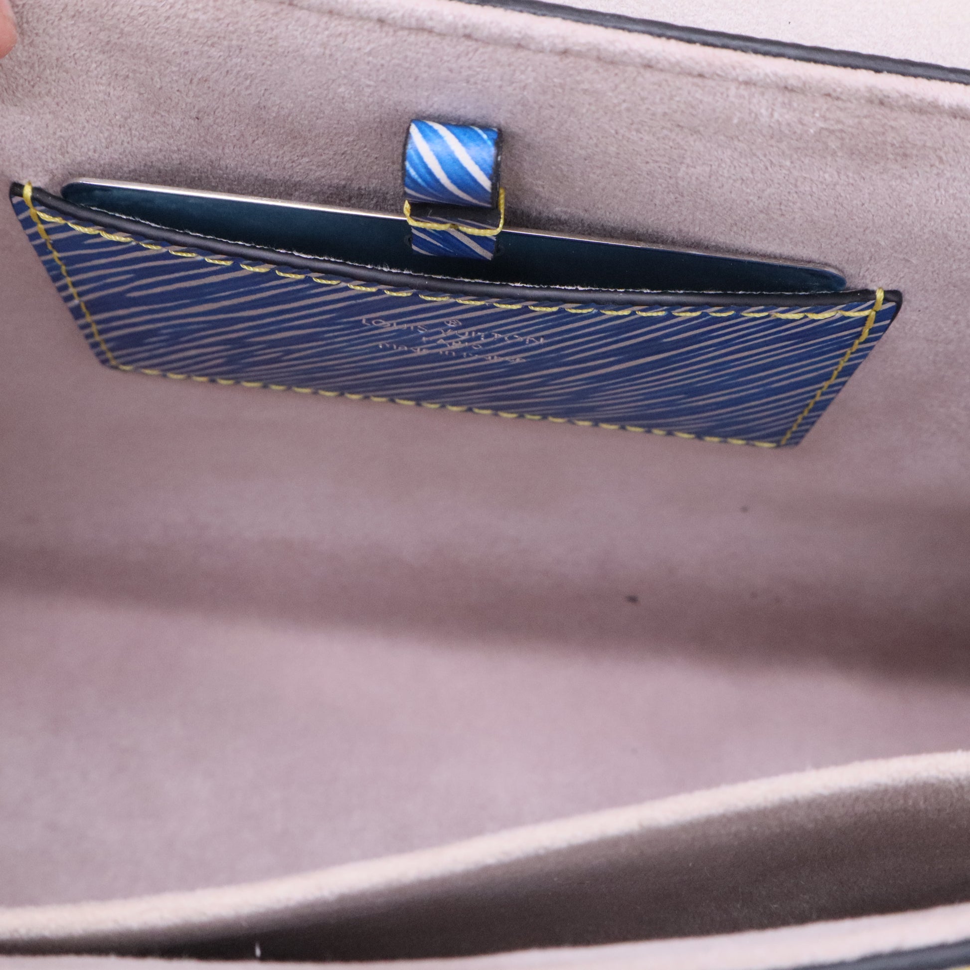 Twist Handbag Limited Edition Azteque Epi Leather MM