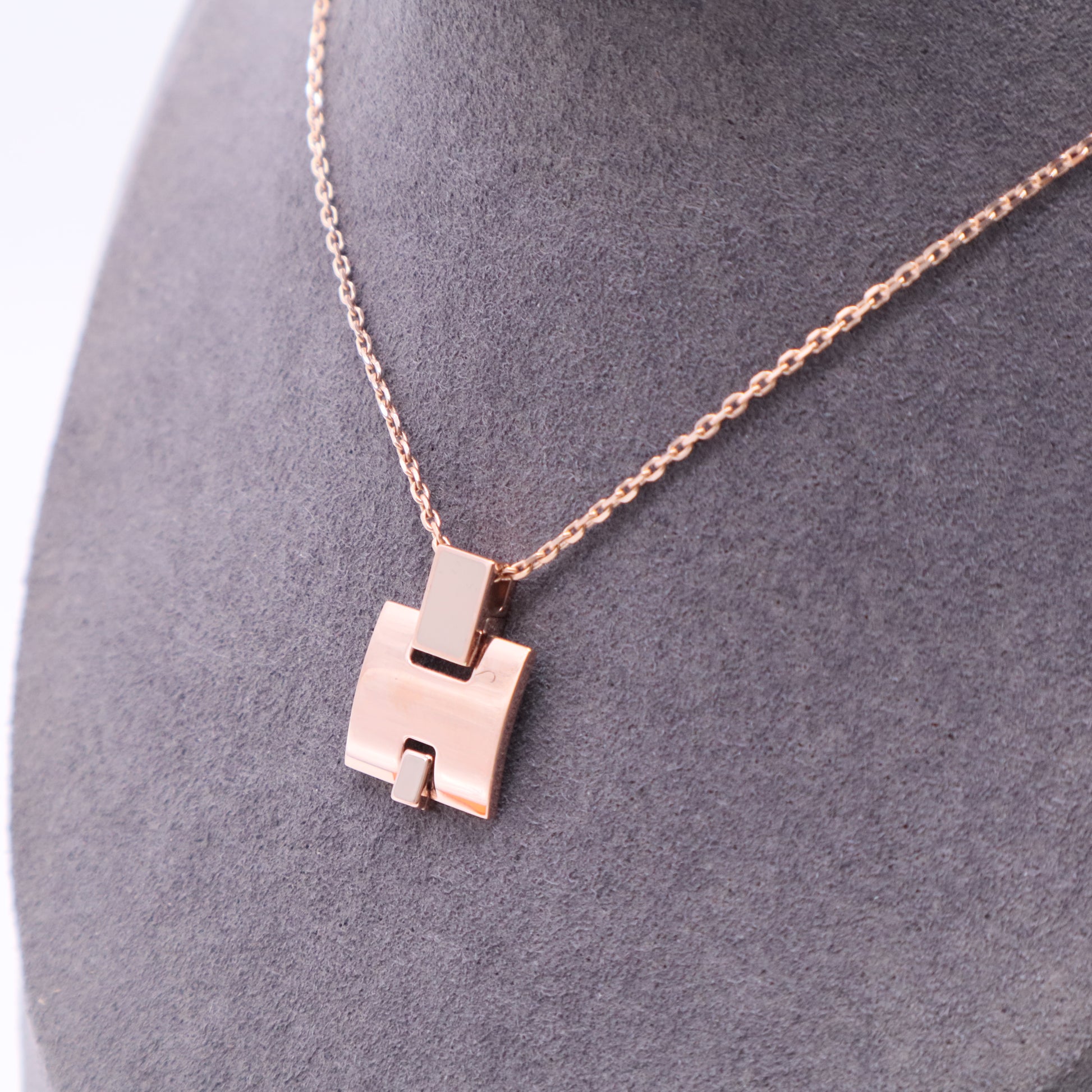 Eileen Pendant Necklace Metal and Enamel