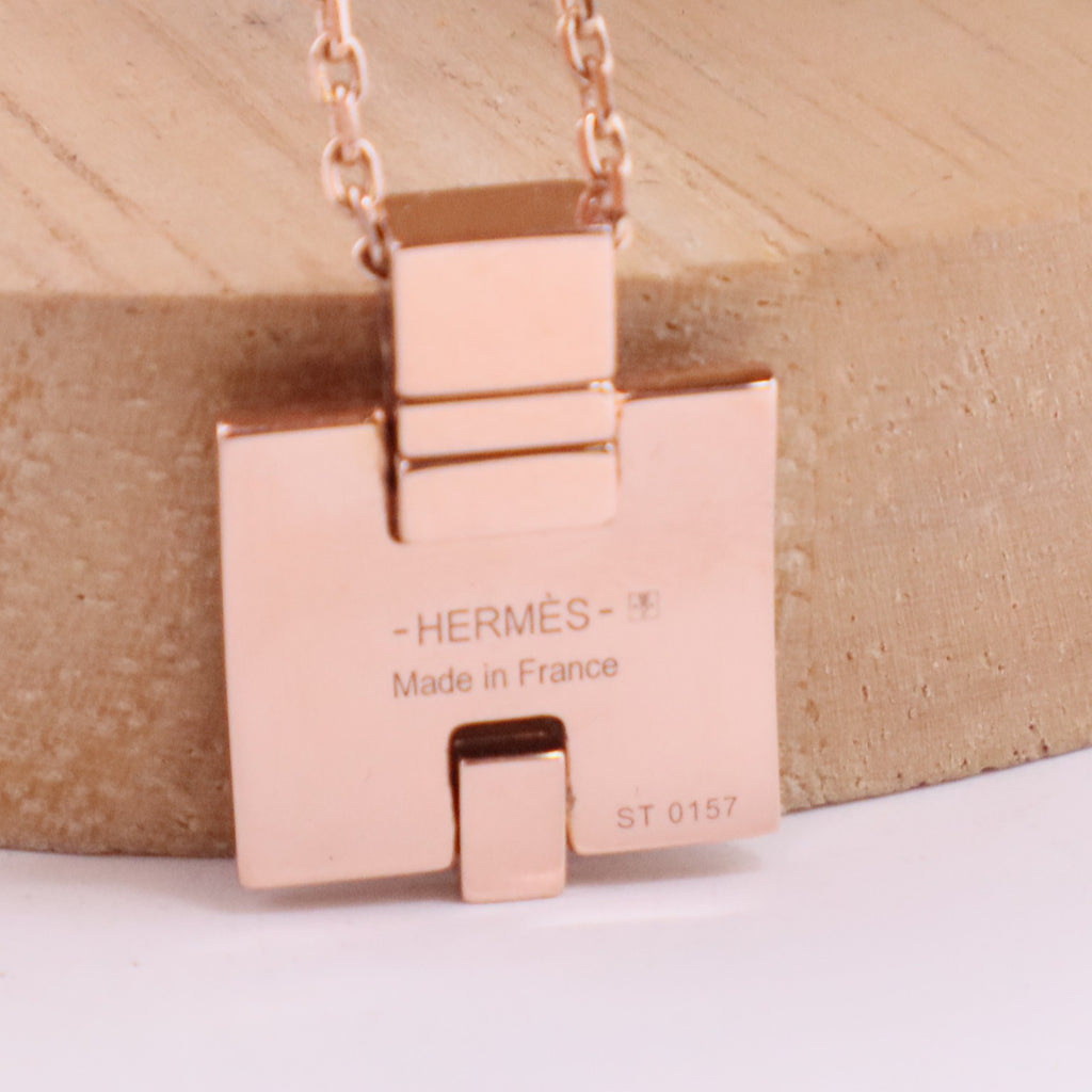 Eileen Pendant Necklace Metal and Enamel
