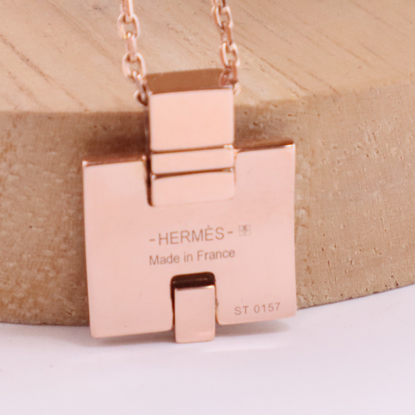 Eileen Pendant Necklace Metal and Enamel