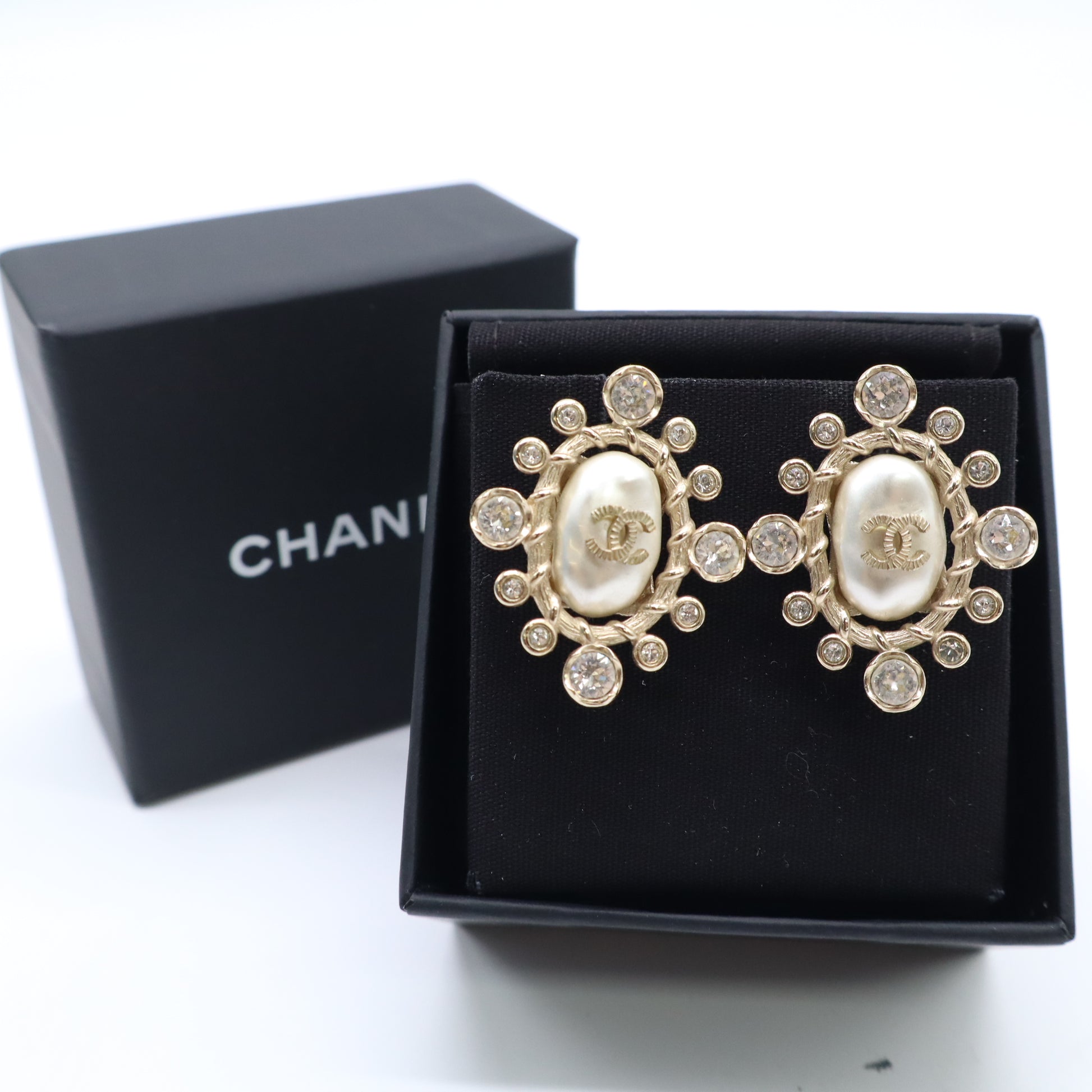 Chanel CC Faux Pearl Crystal Gold Tone W21875