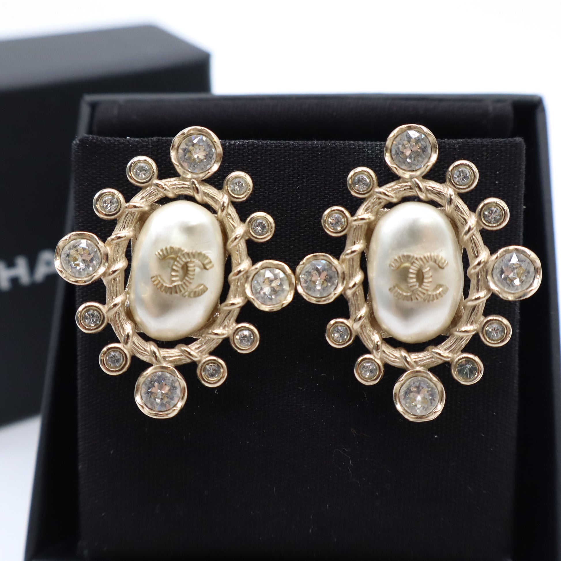 Chanel CC Faux Pearl Crystal Gold Tone W21875